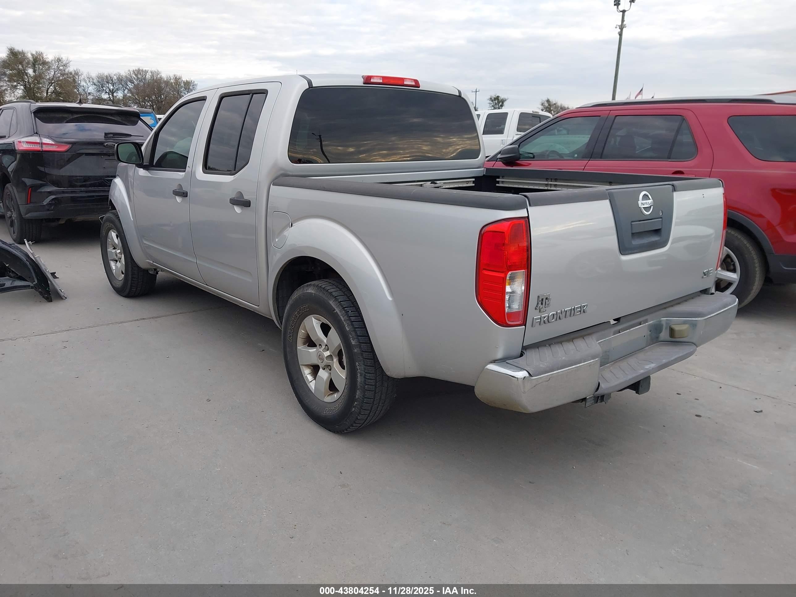 NISSAN FRONTIER image 3