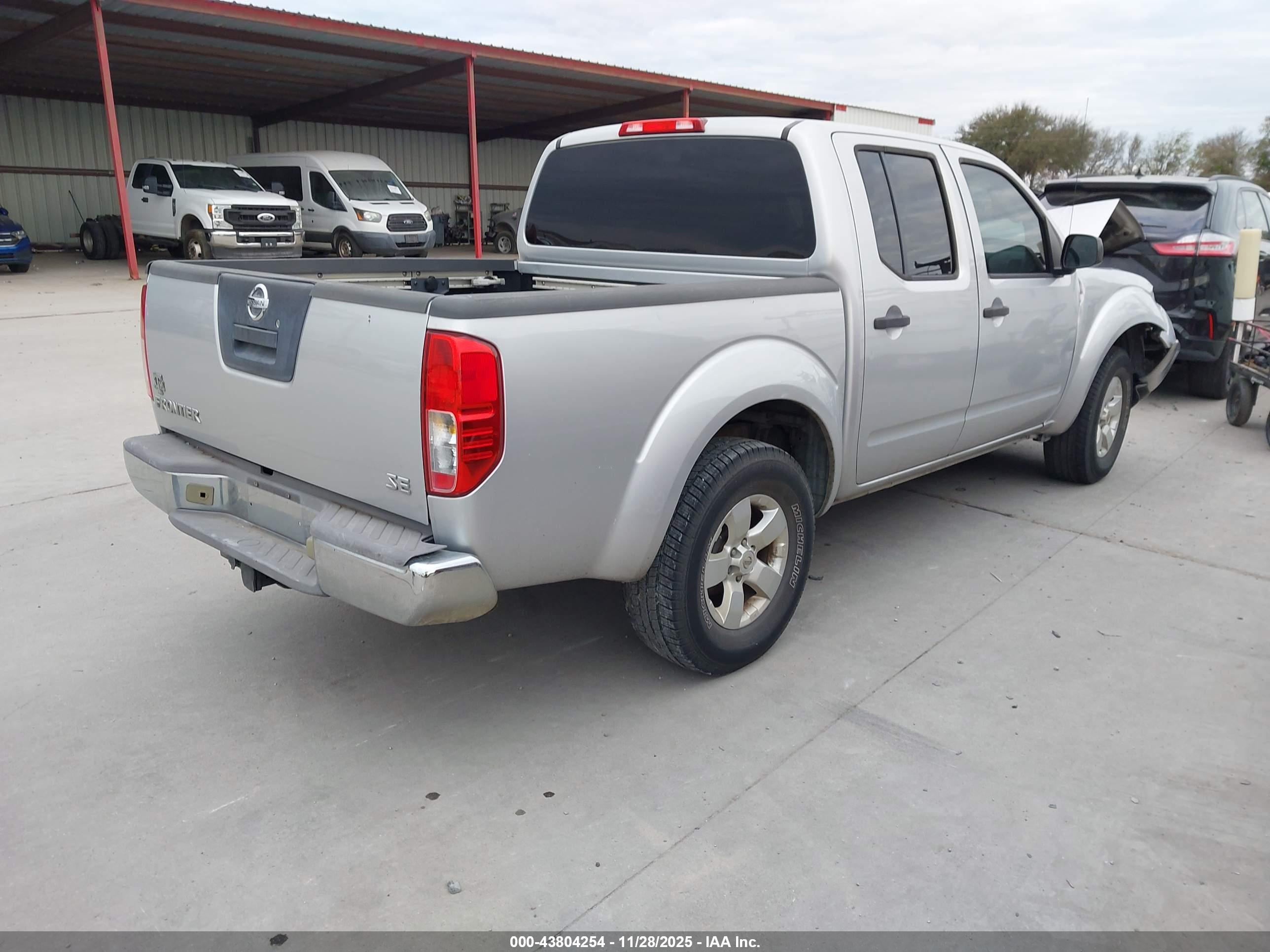 NISSAN FRONTIER image 4
