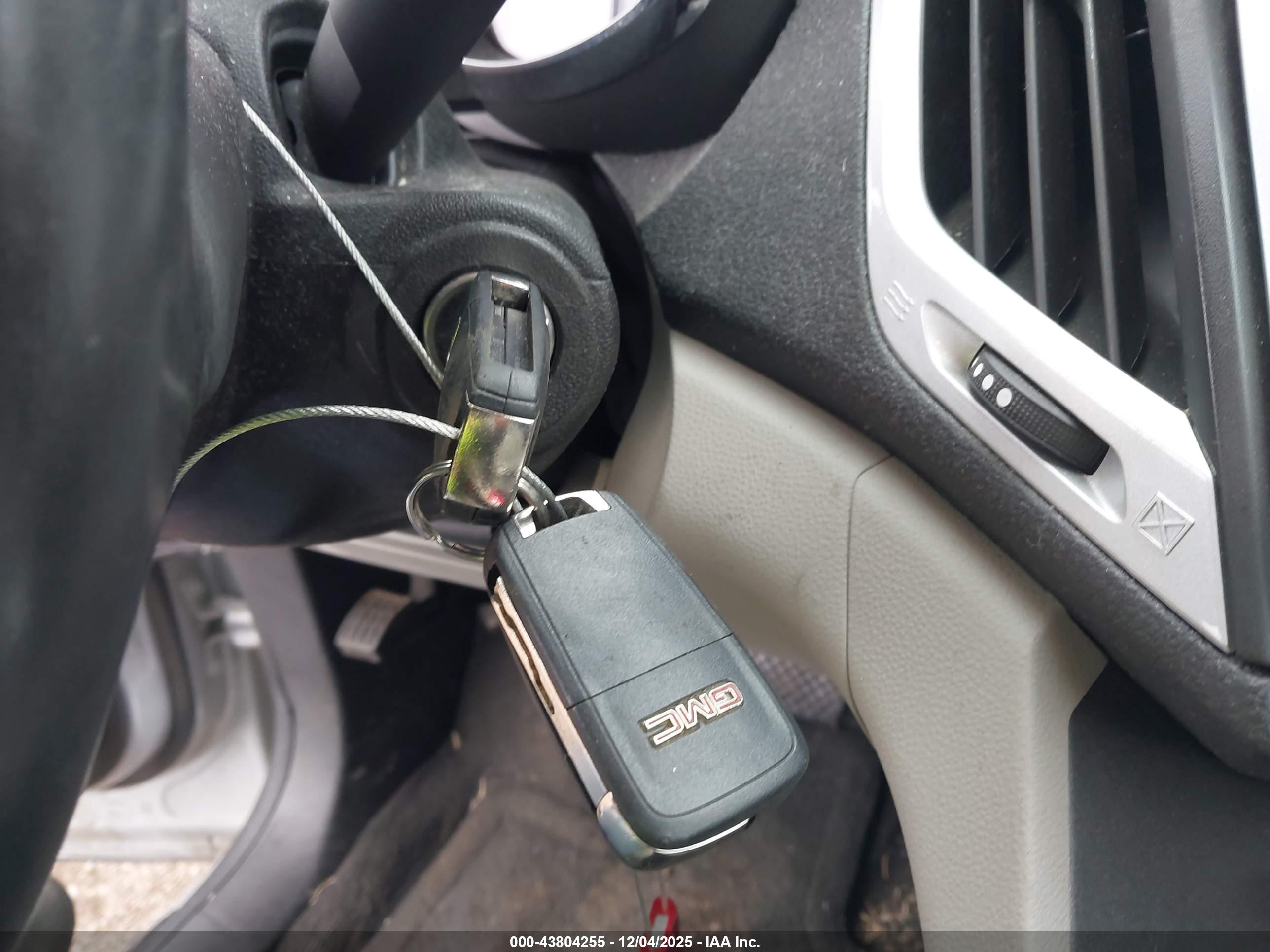 GMC TERRAIN image 11