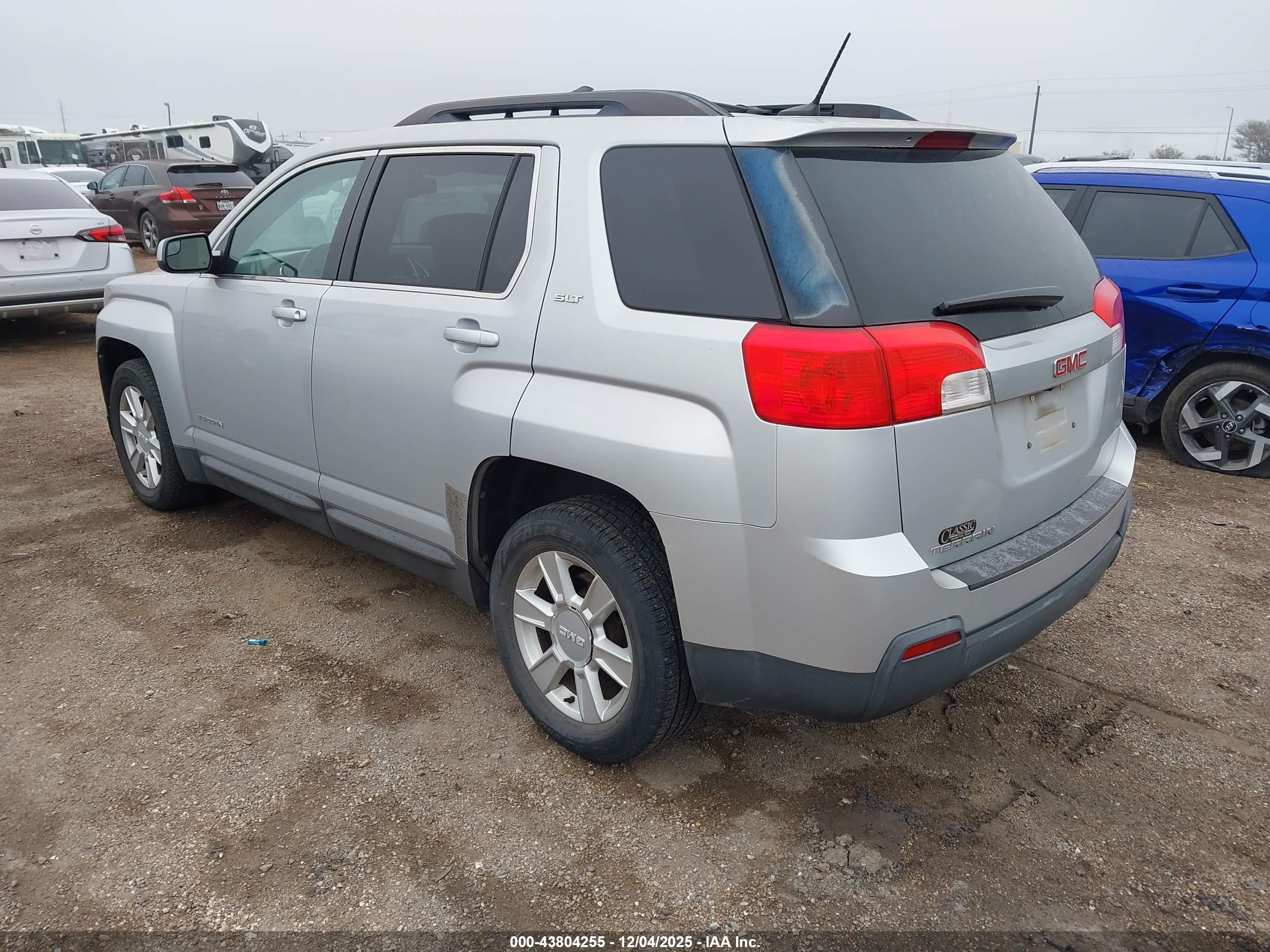 GMC TERRAIN image 3