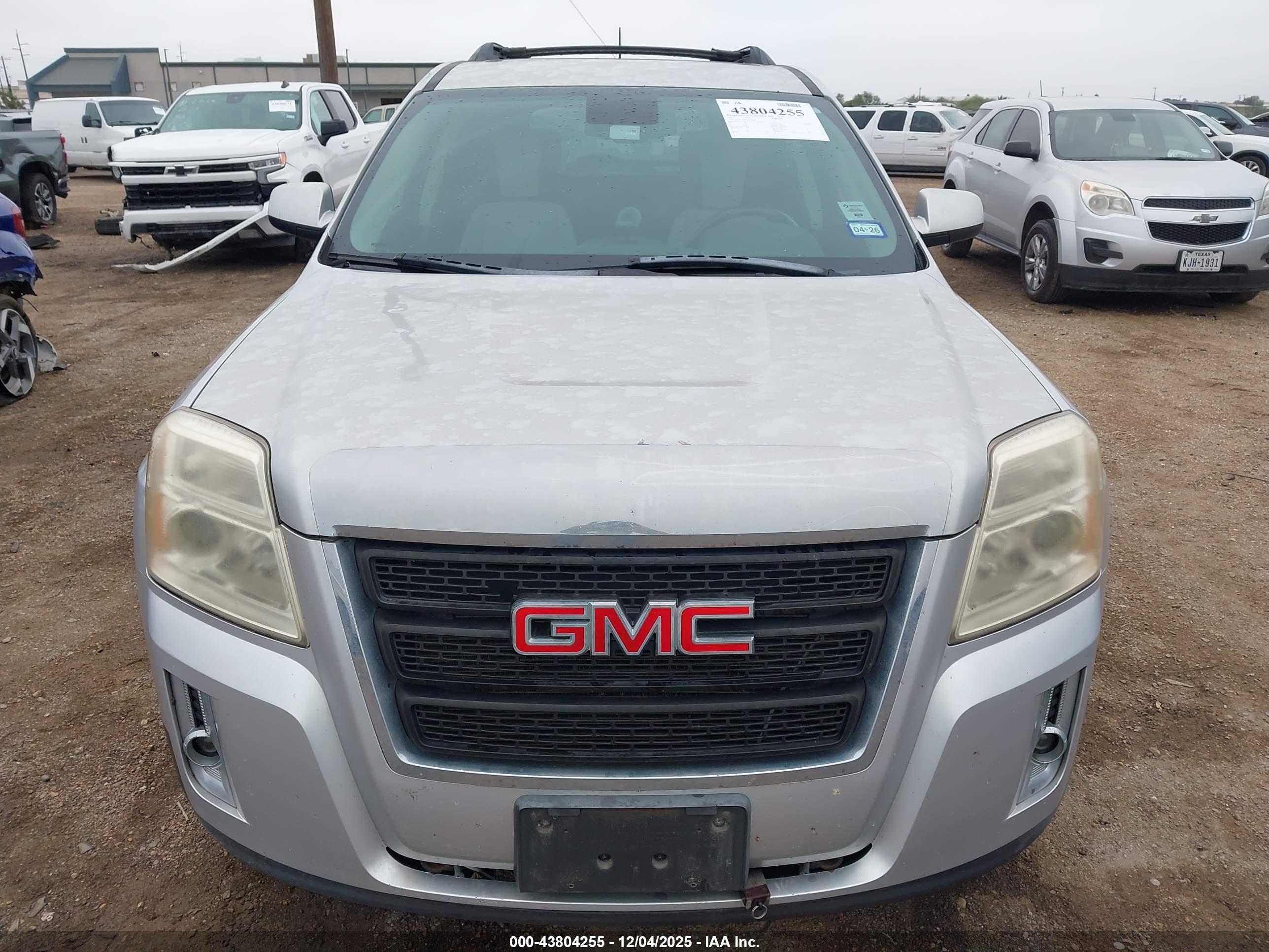 GMC TERRAIN image 6