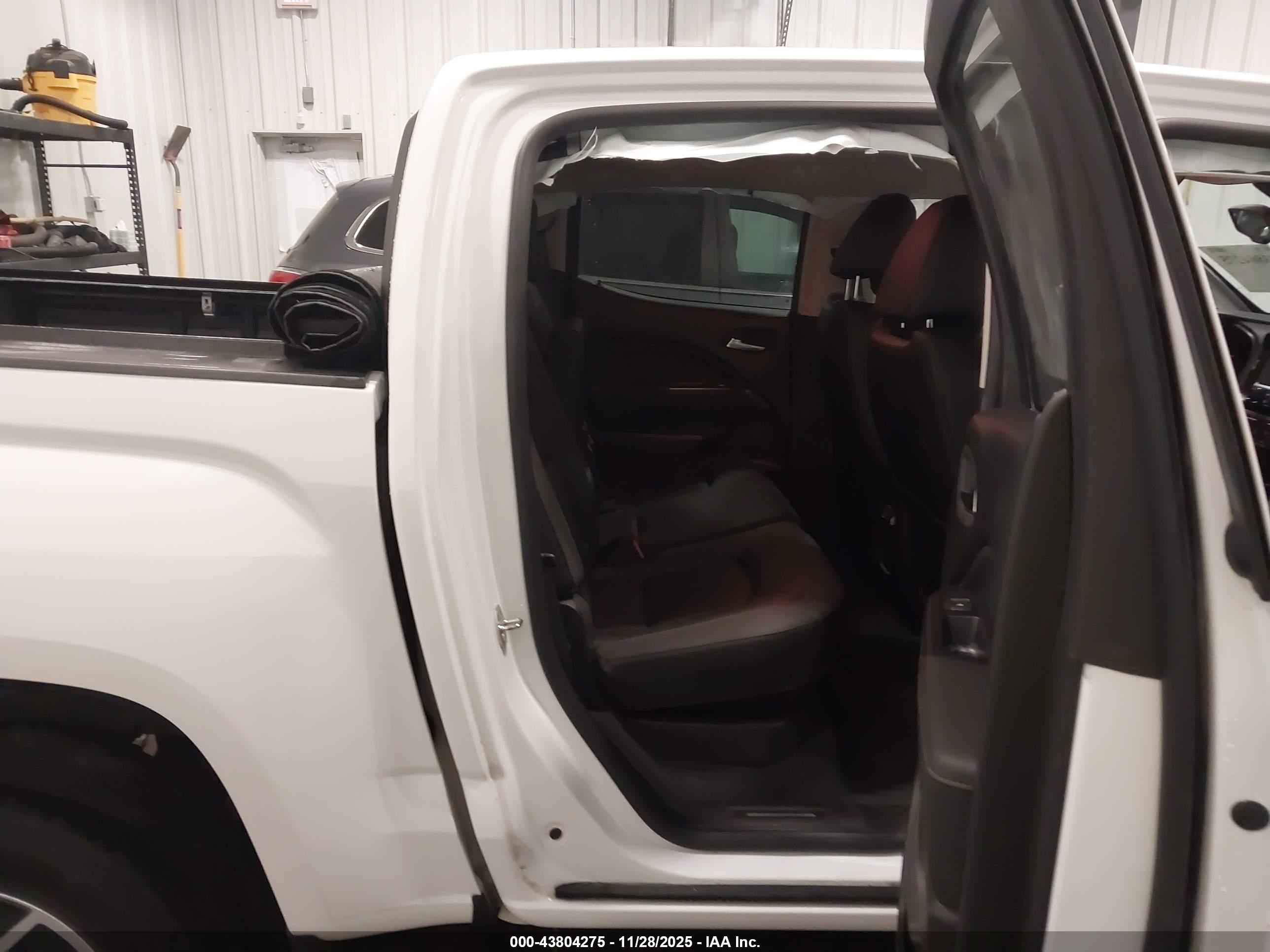 GMC CANYON image 8
