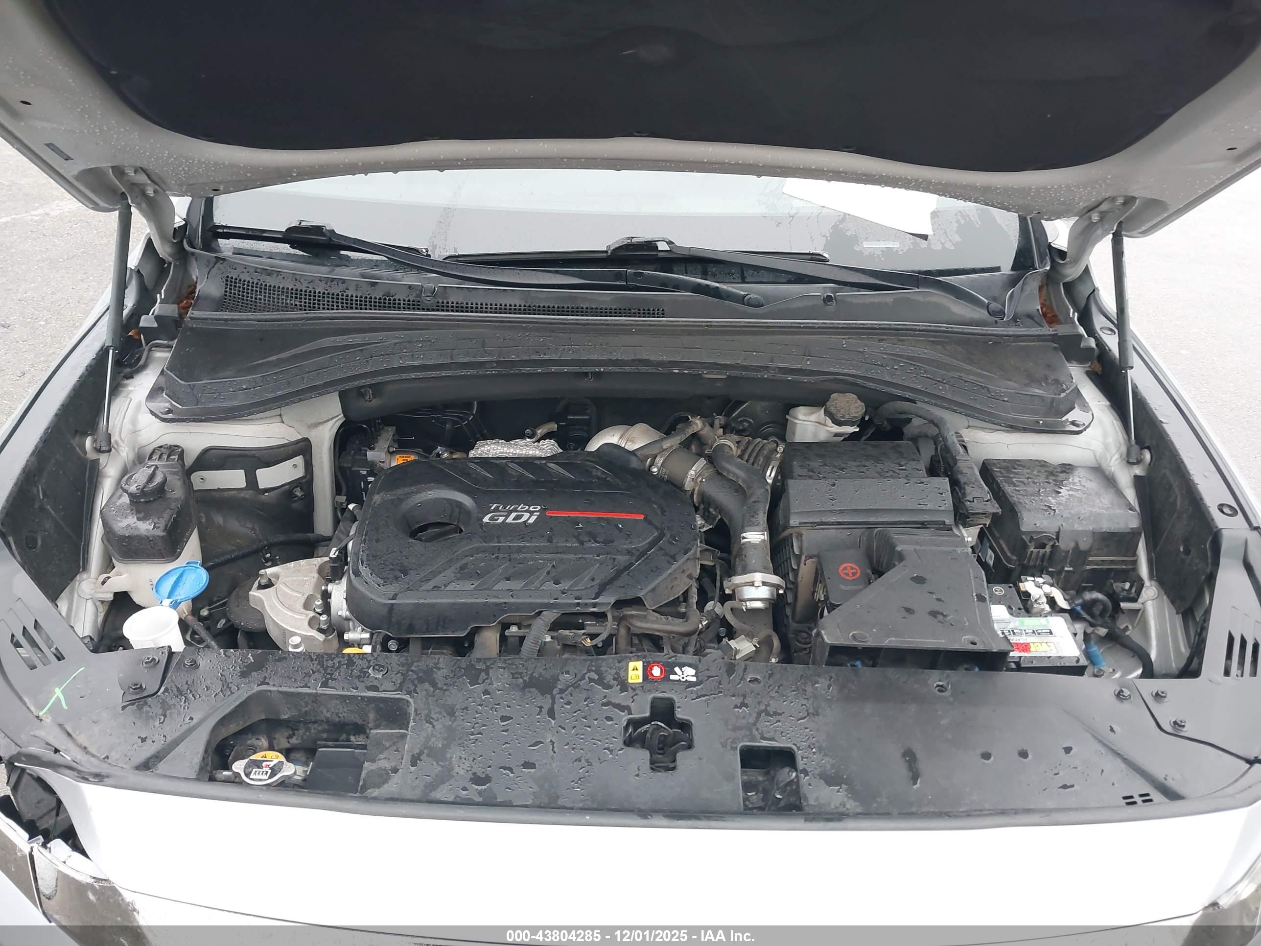 HYUNDAI SANTA image 10