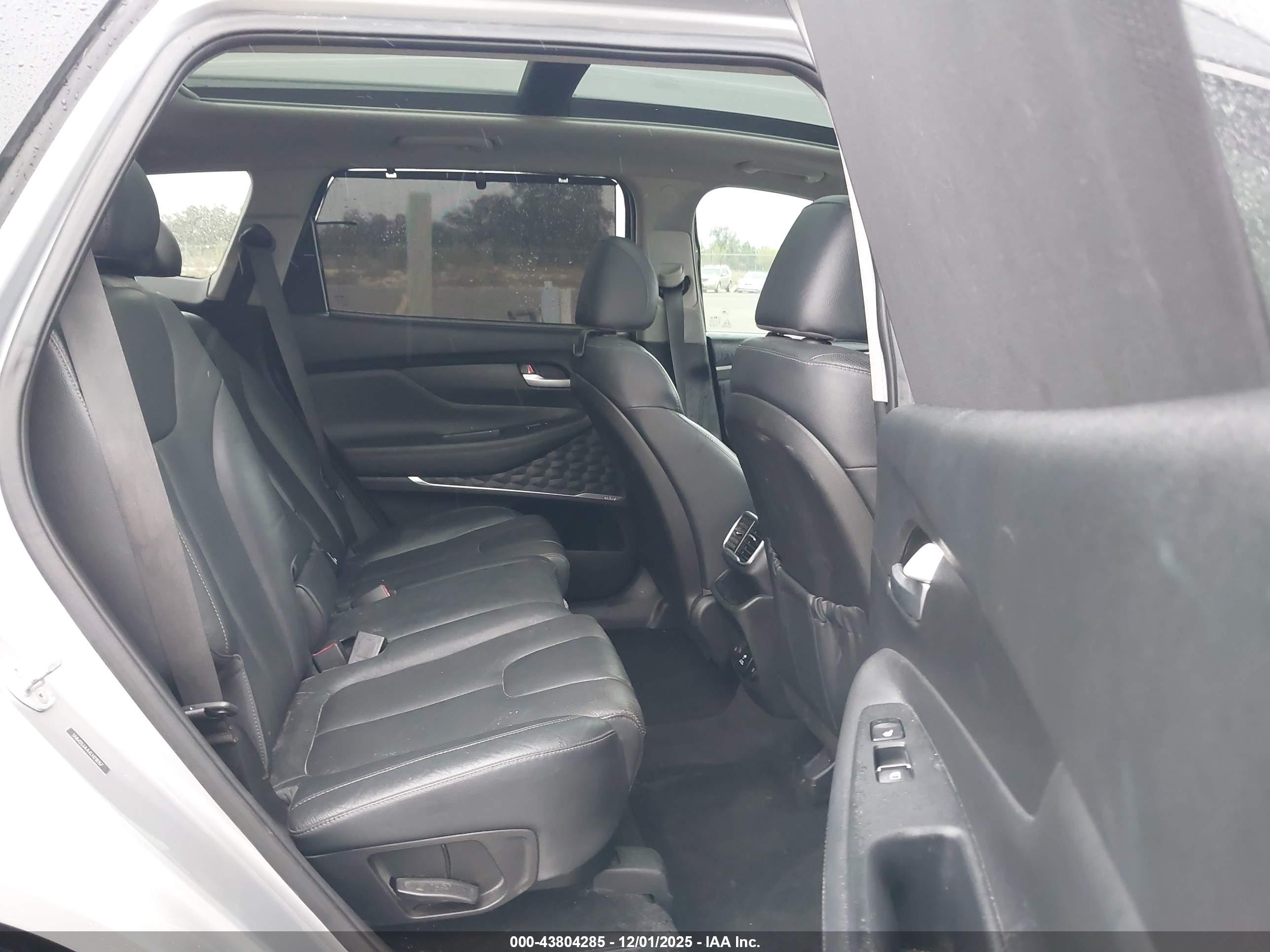 HYUNDAI SANTA image 8