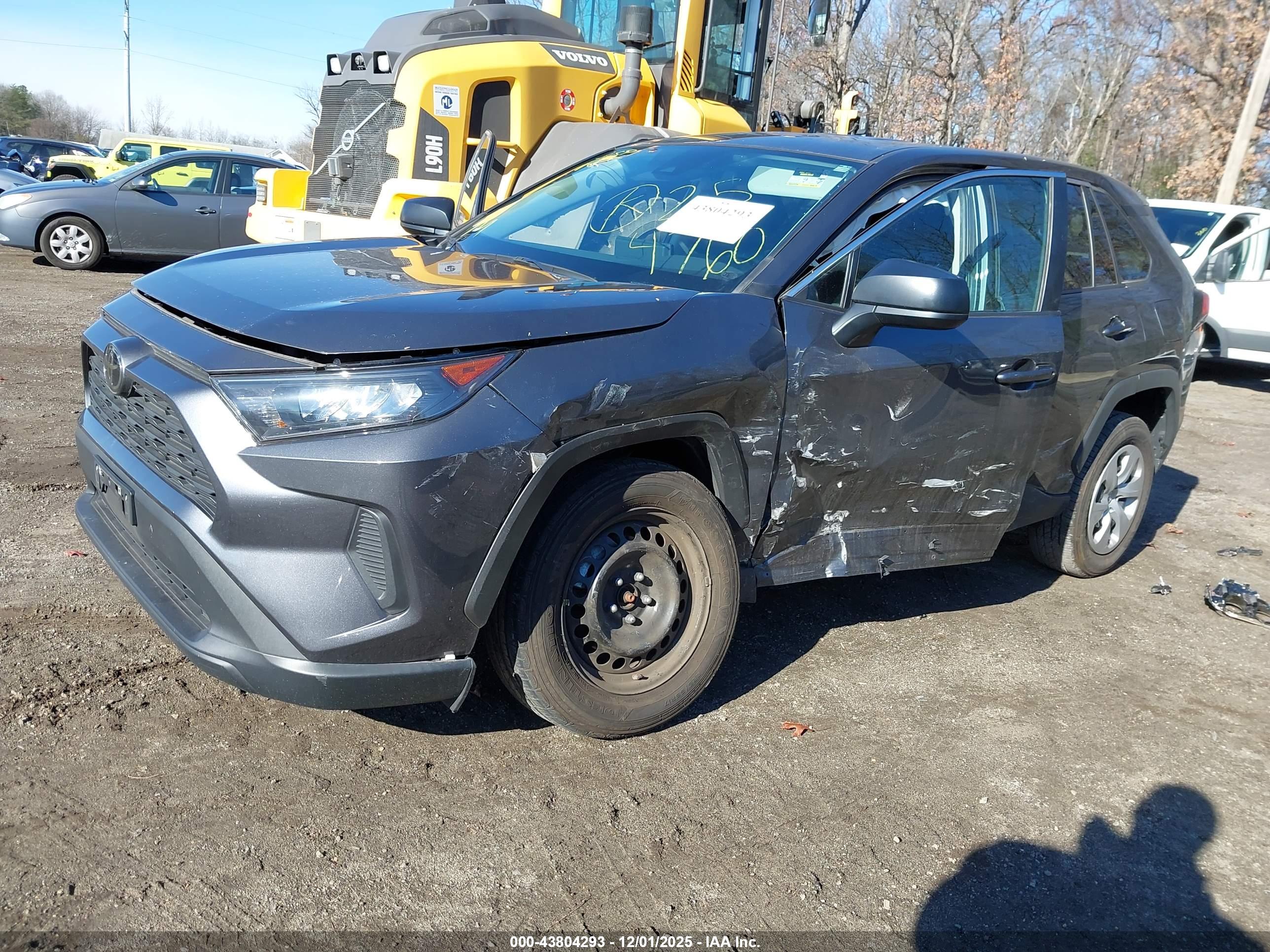 TOYOTA RAV4 image 2