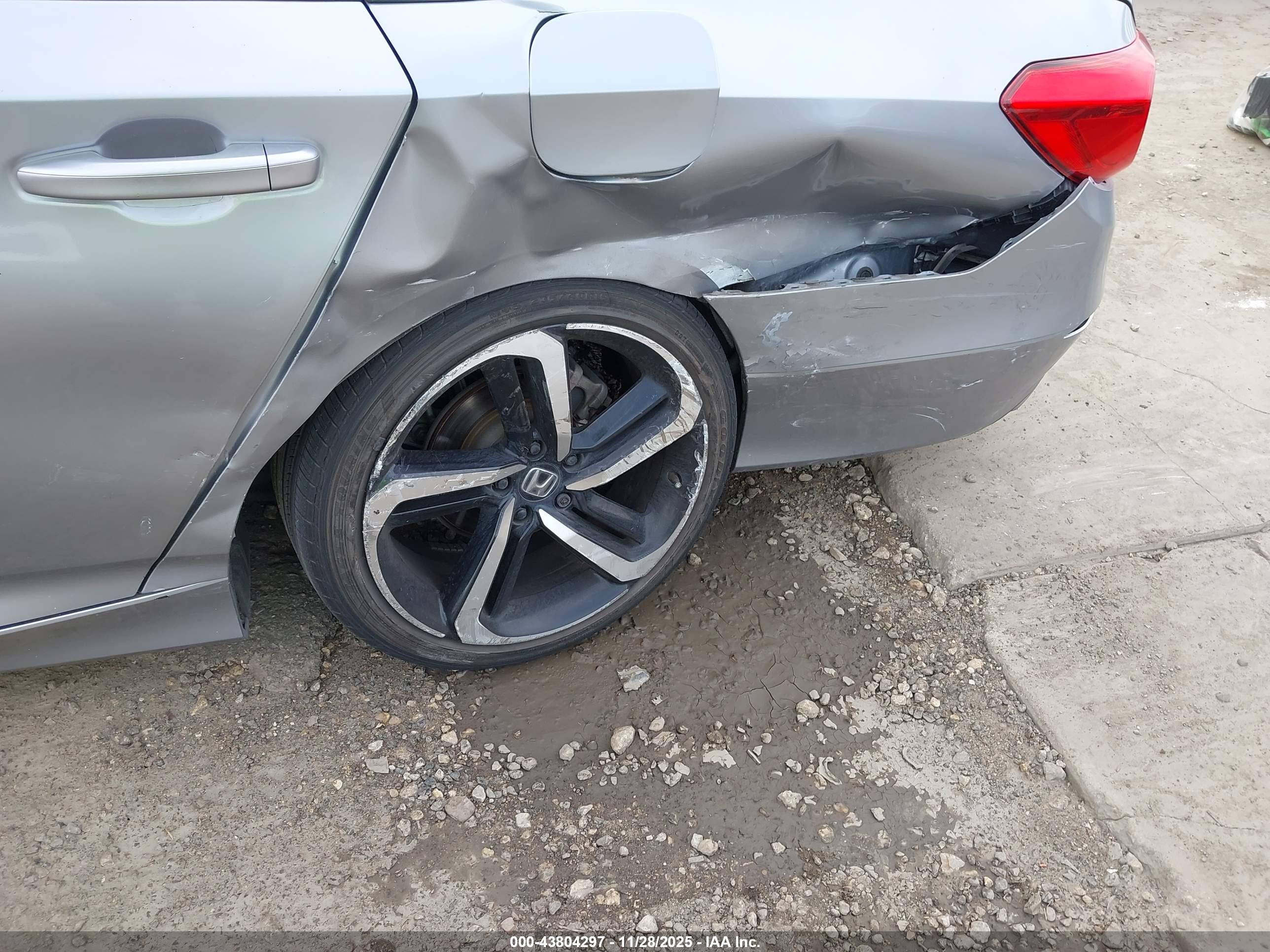 HONDA ACCORD image 6