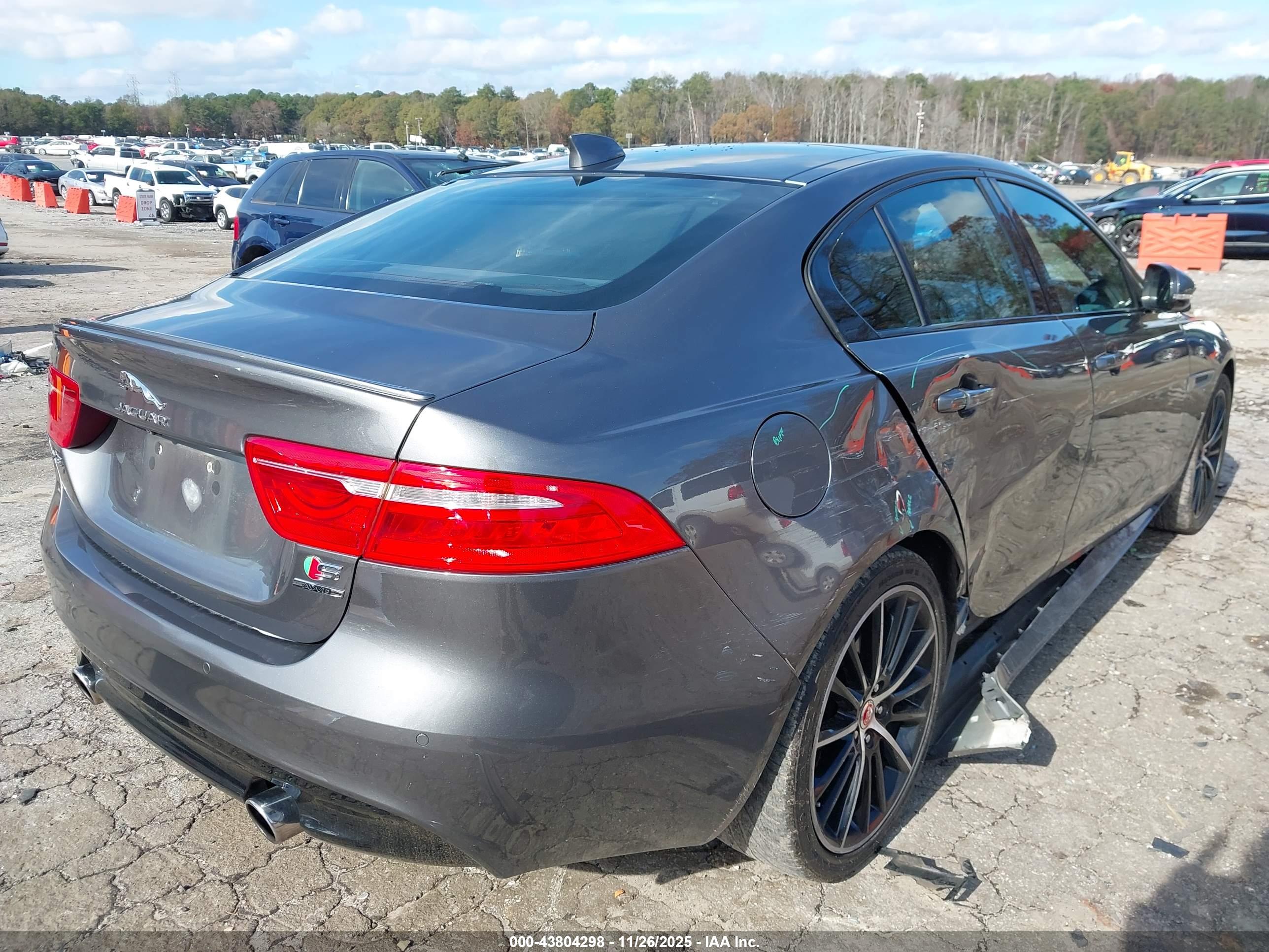 JAGUAR XE image 6