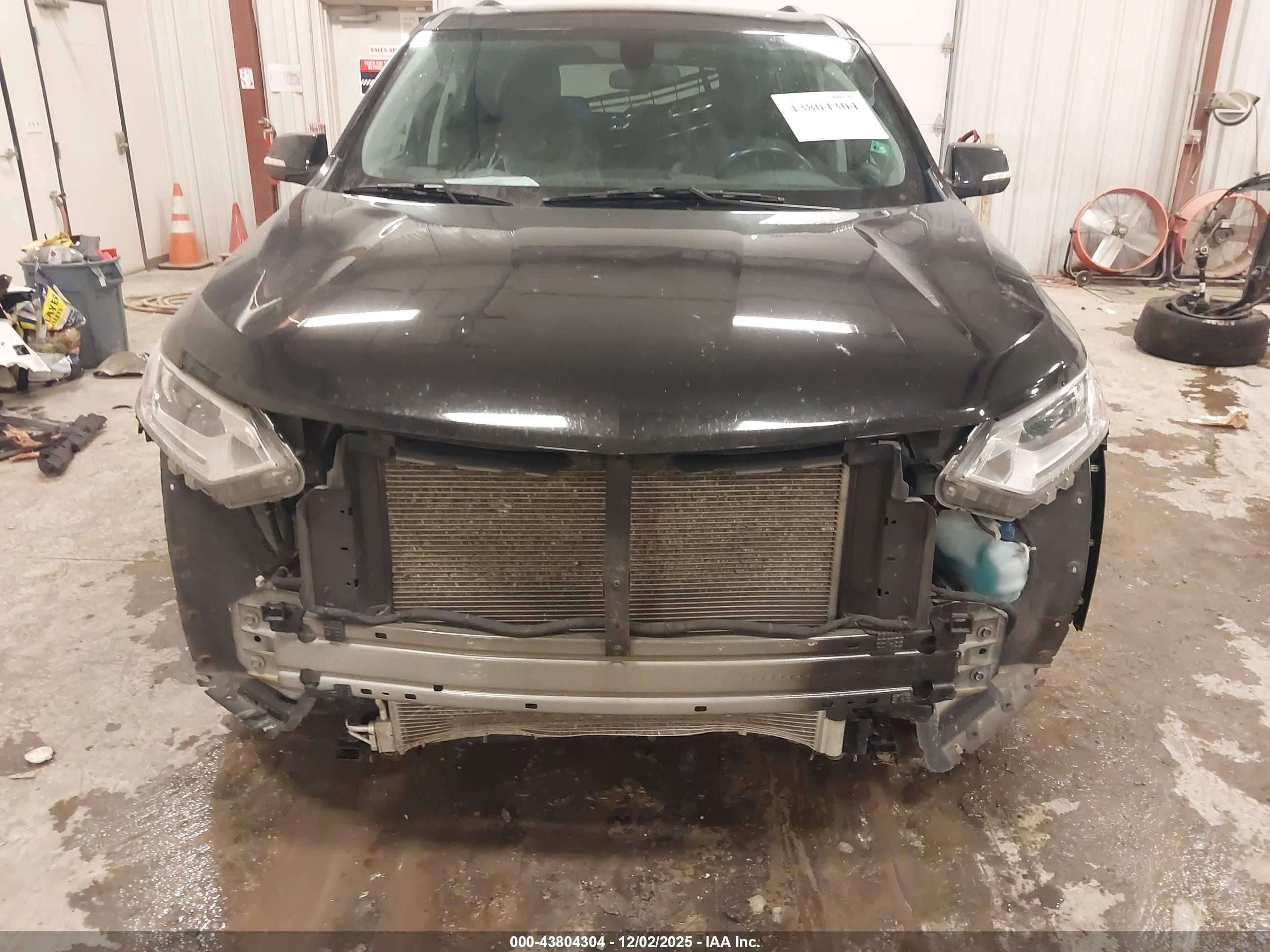 CHEVROLET TRAVERSE image 6
