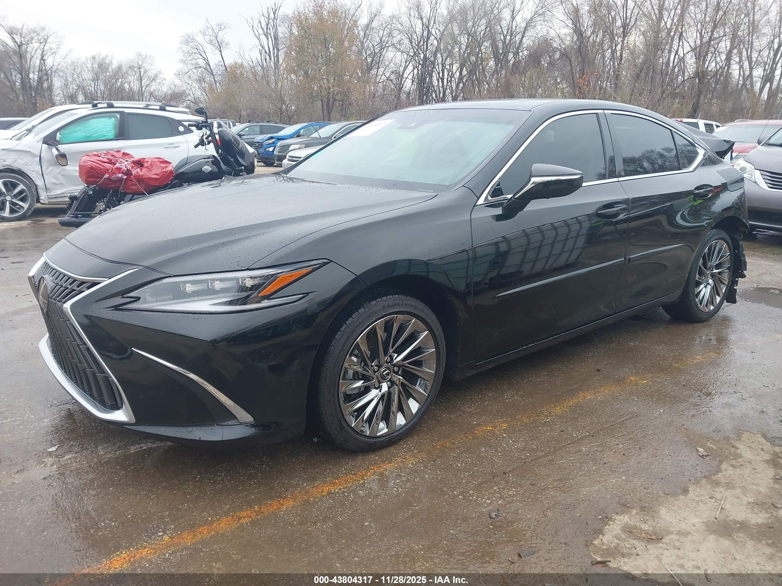 LEXUS ES image 2