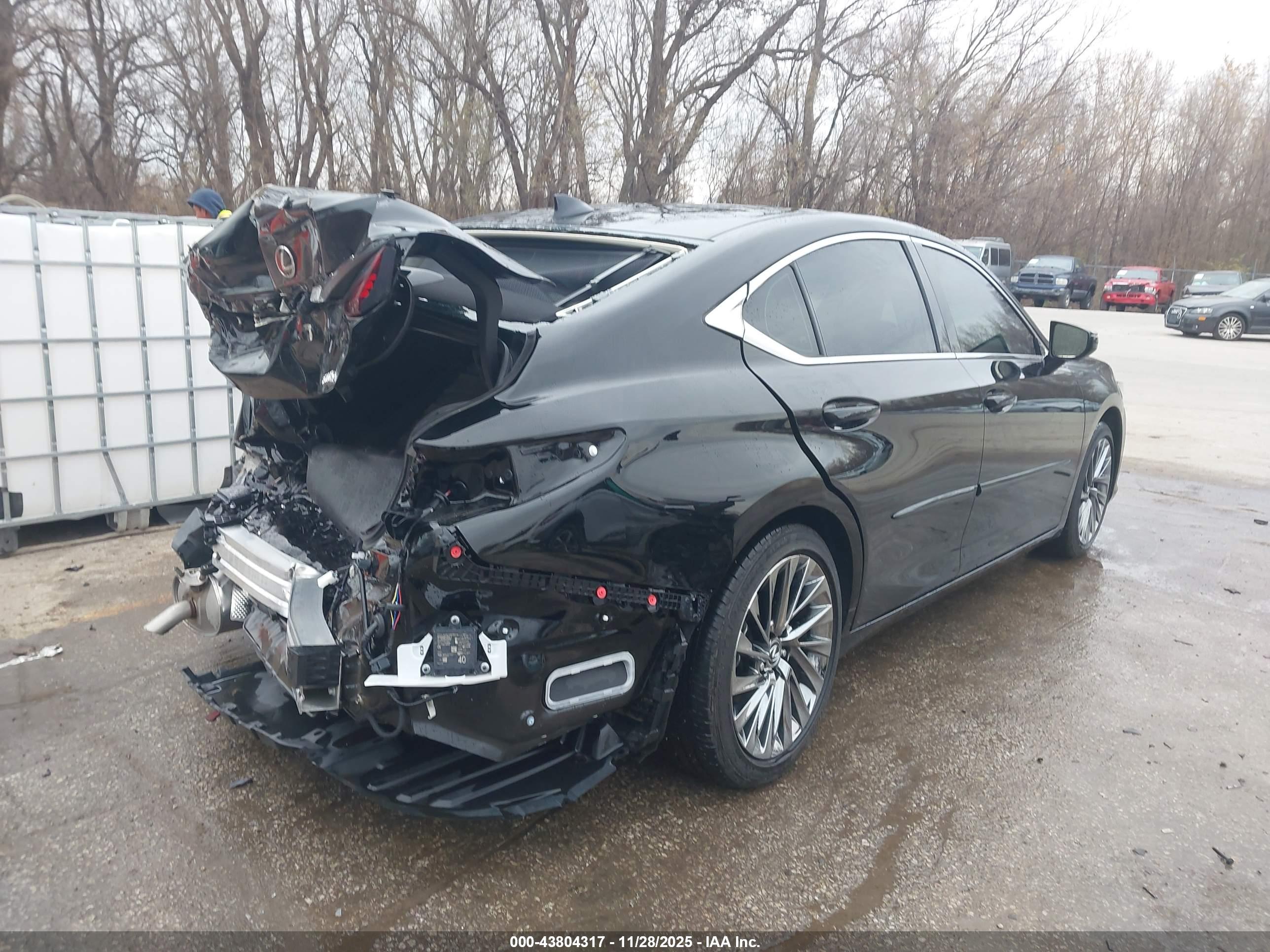 LEXUS ES image 4