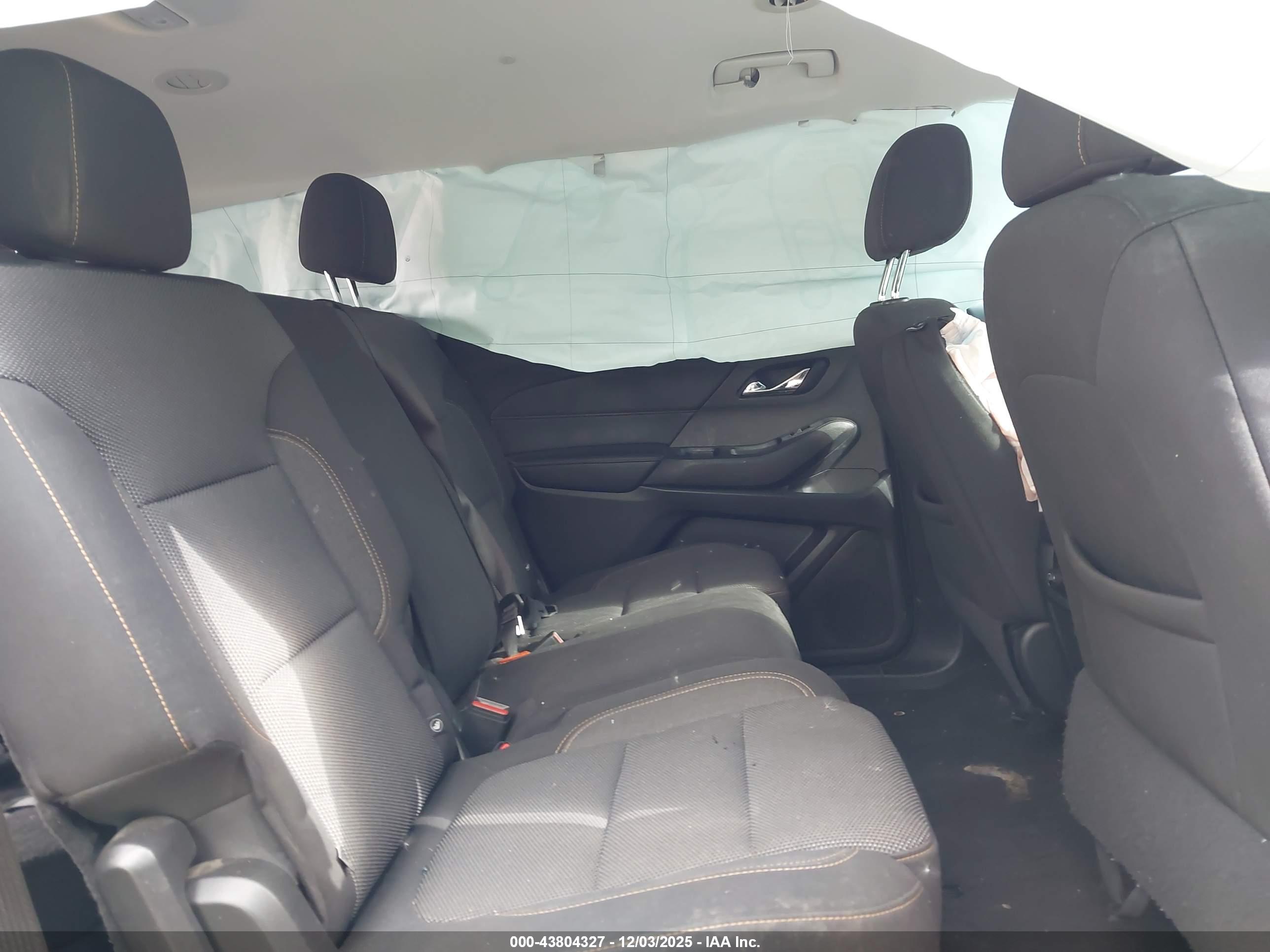 CHEVROLET TRAVERSE image 8