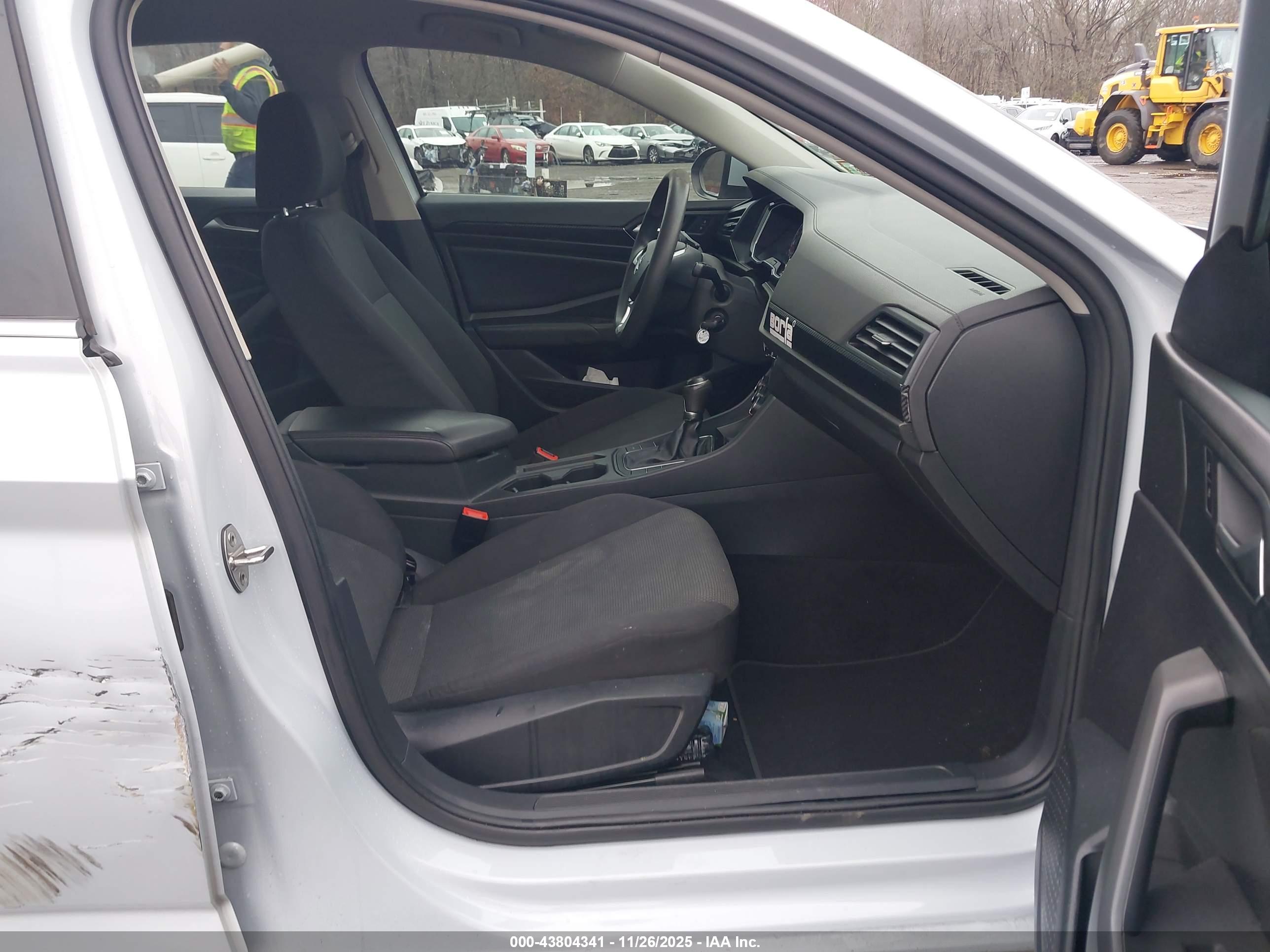 VOLKSWAGEN JETTA image 5