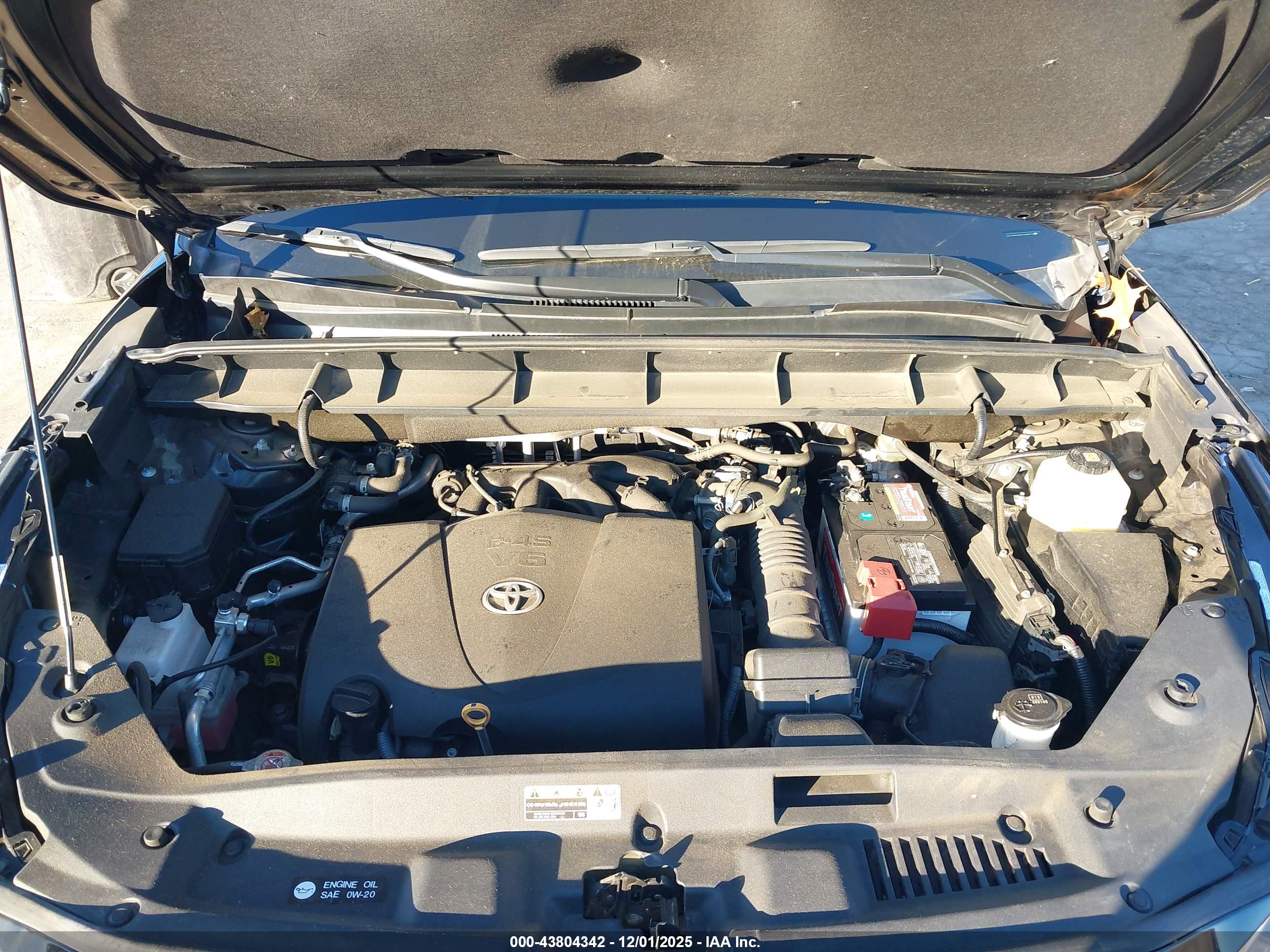 TOYOTA HIGHLANDER image 10