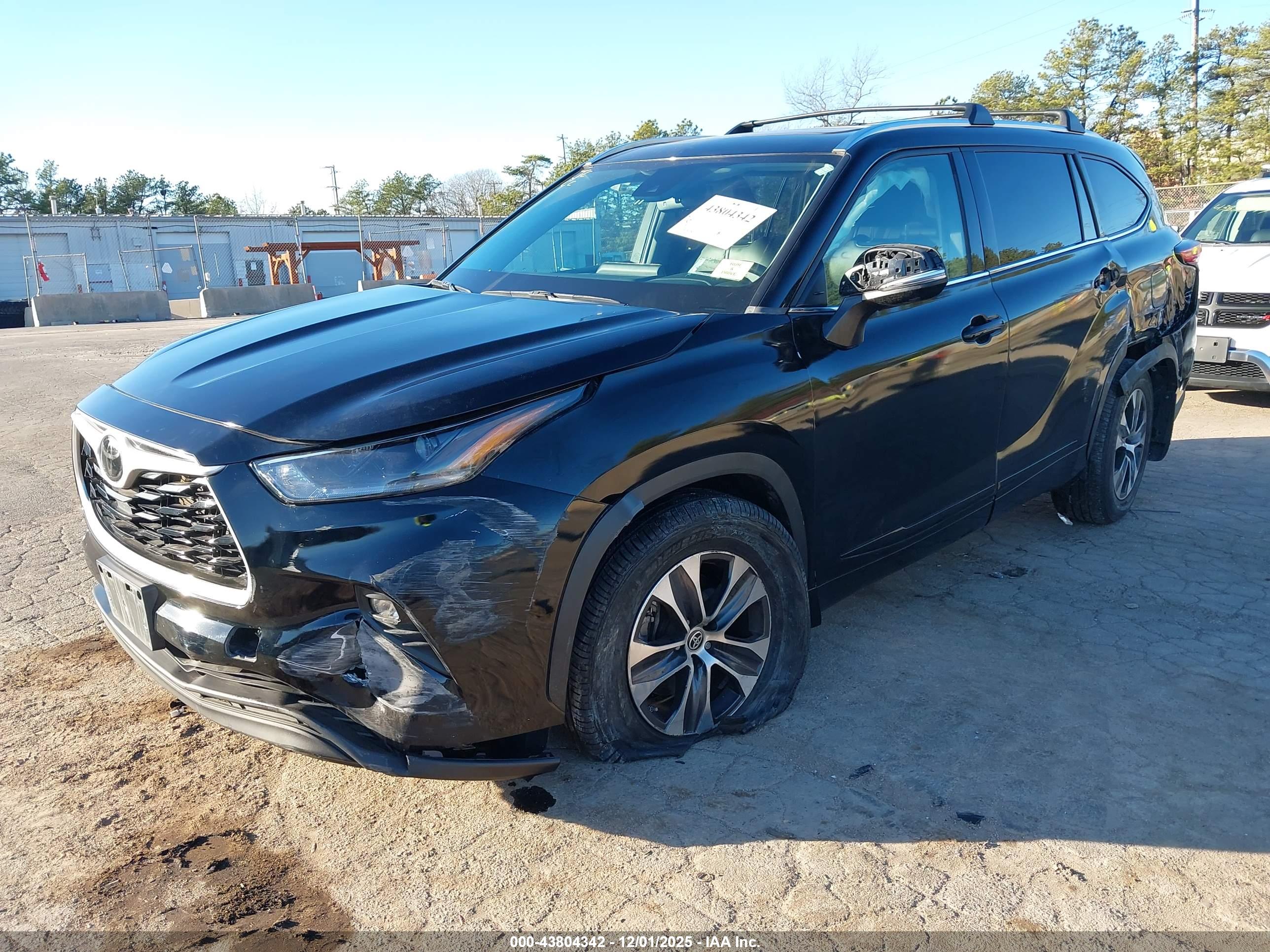TOYOTA HIGHLANDER image 2