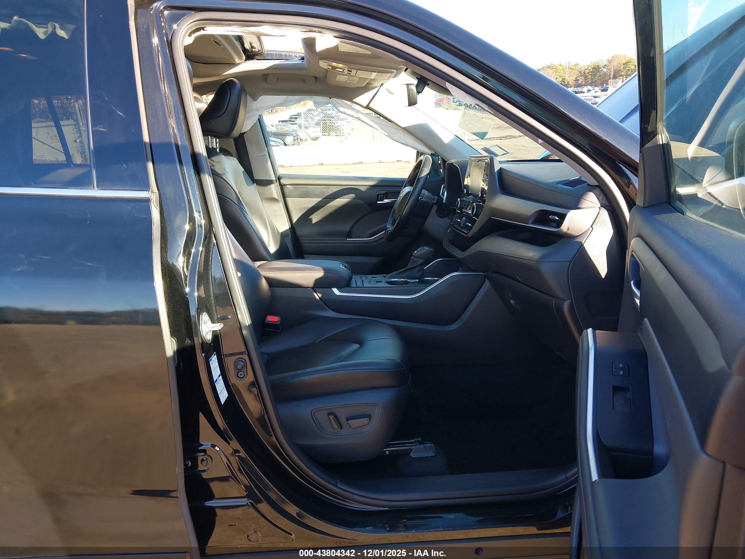 TOYOTA HIGHLANDER image 5