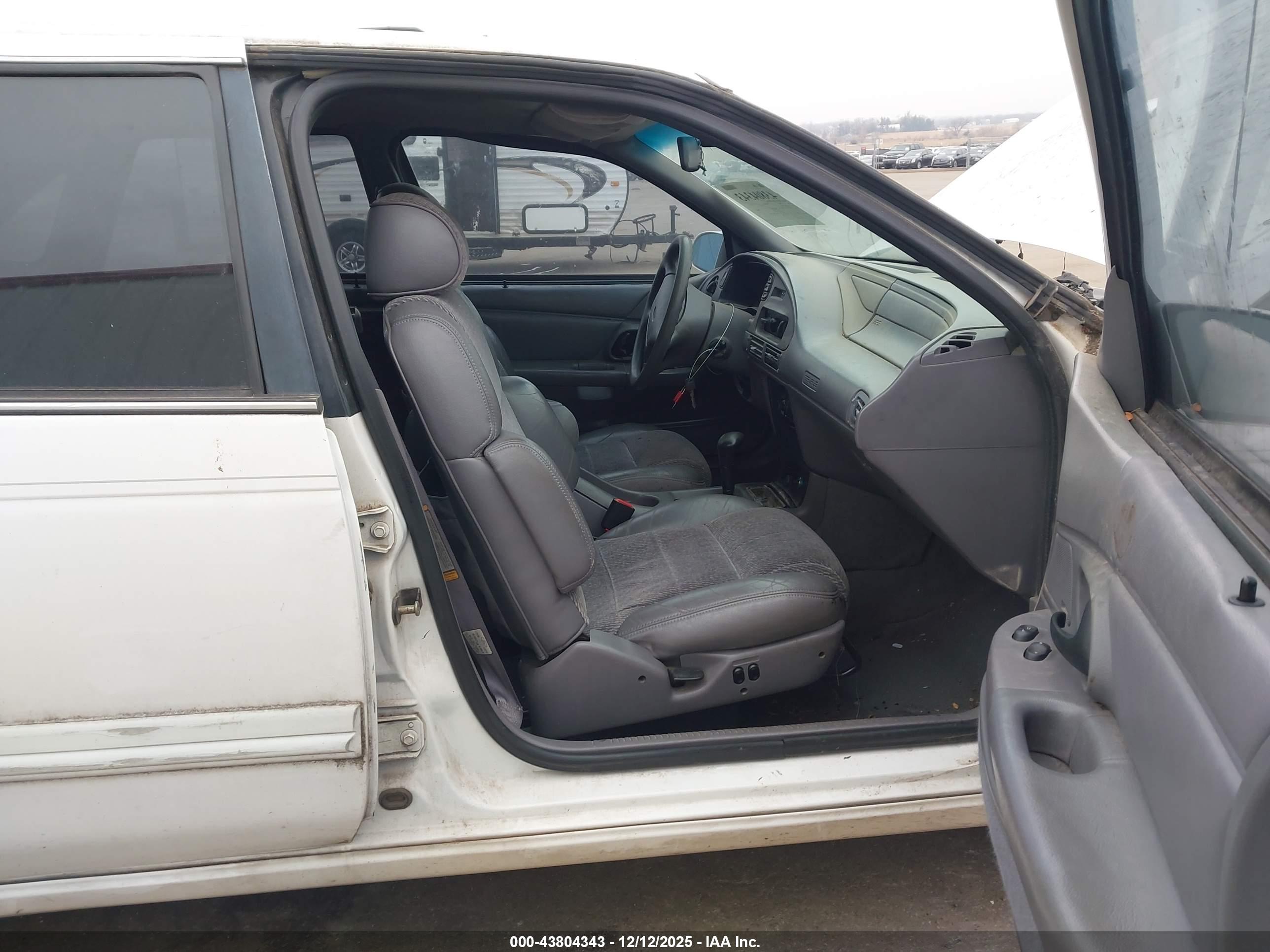 FORD TAURUS image 5