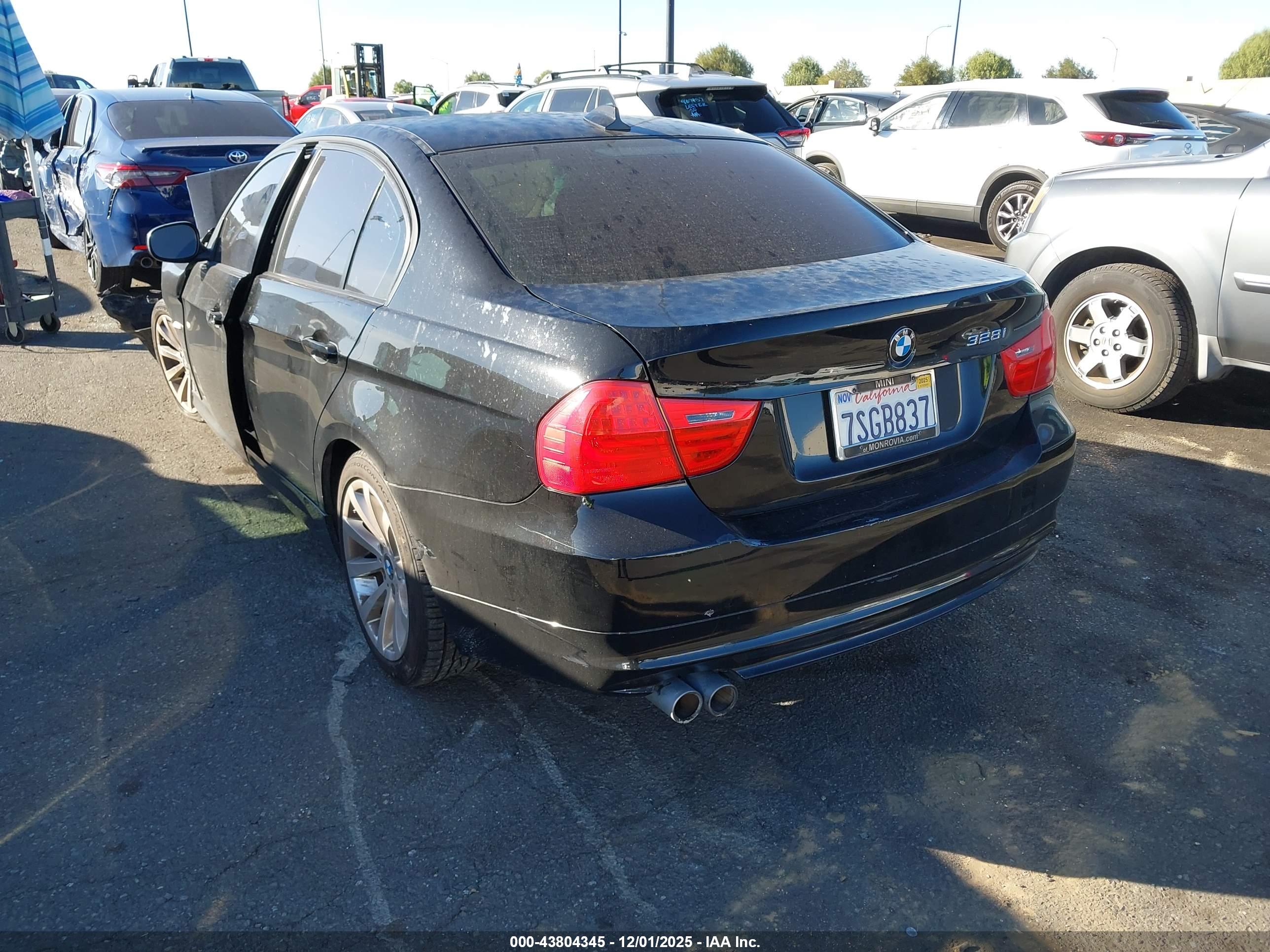 BMW 328I image 3