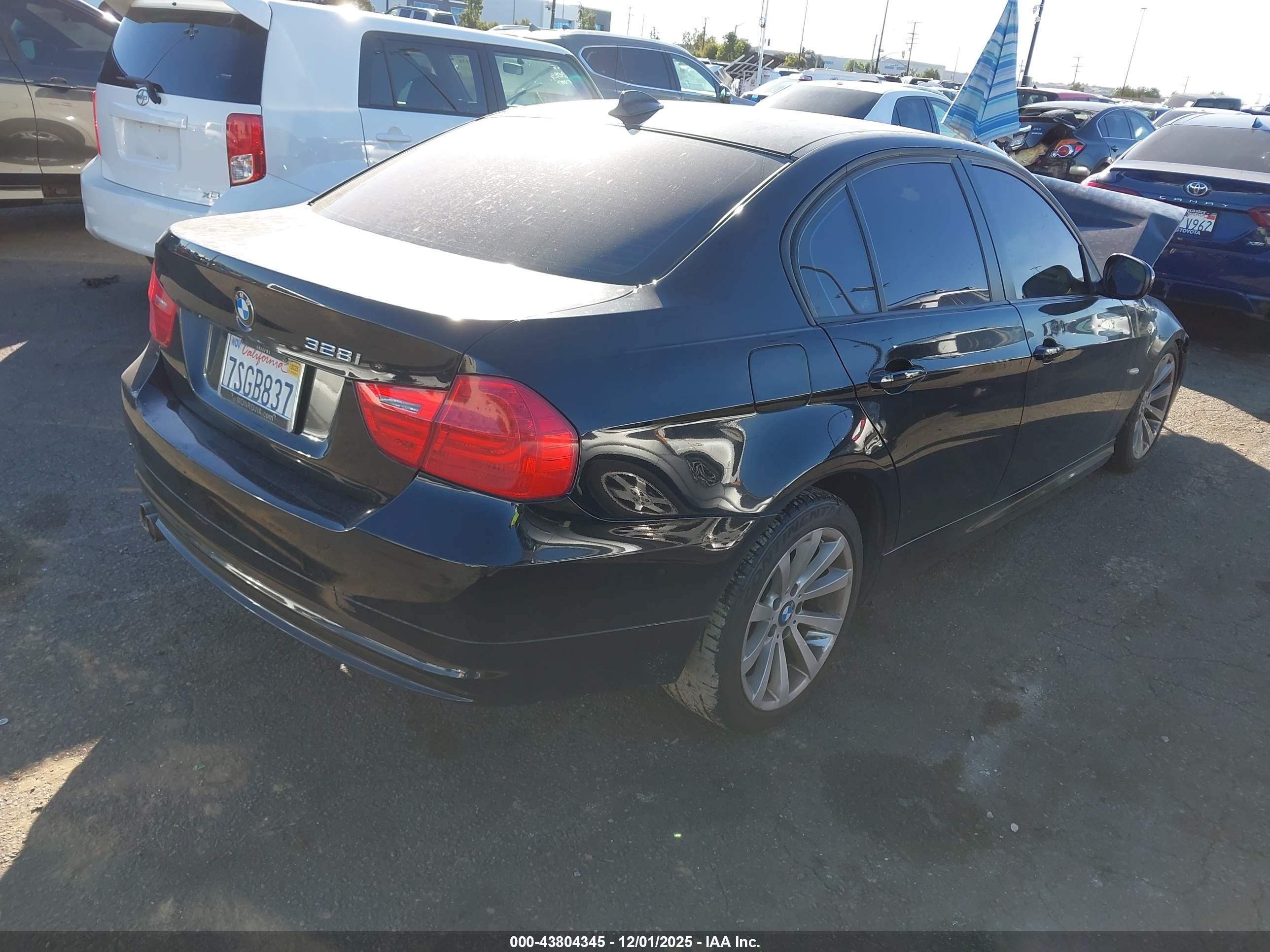 BMW 328I image 4