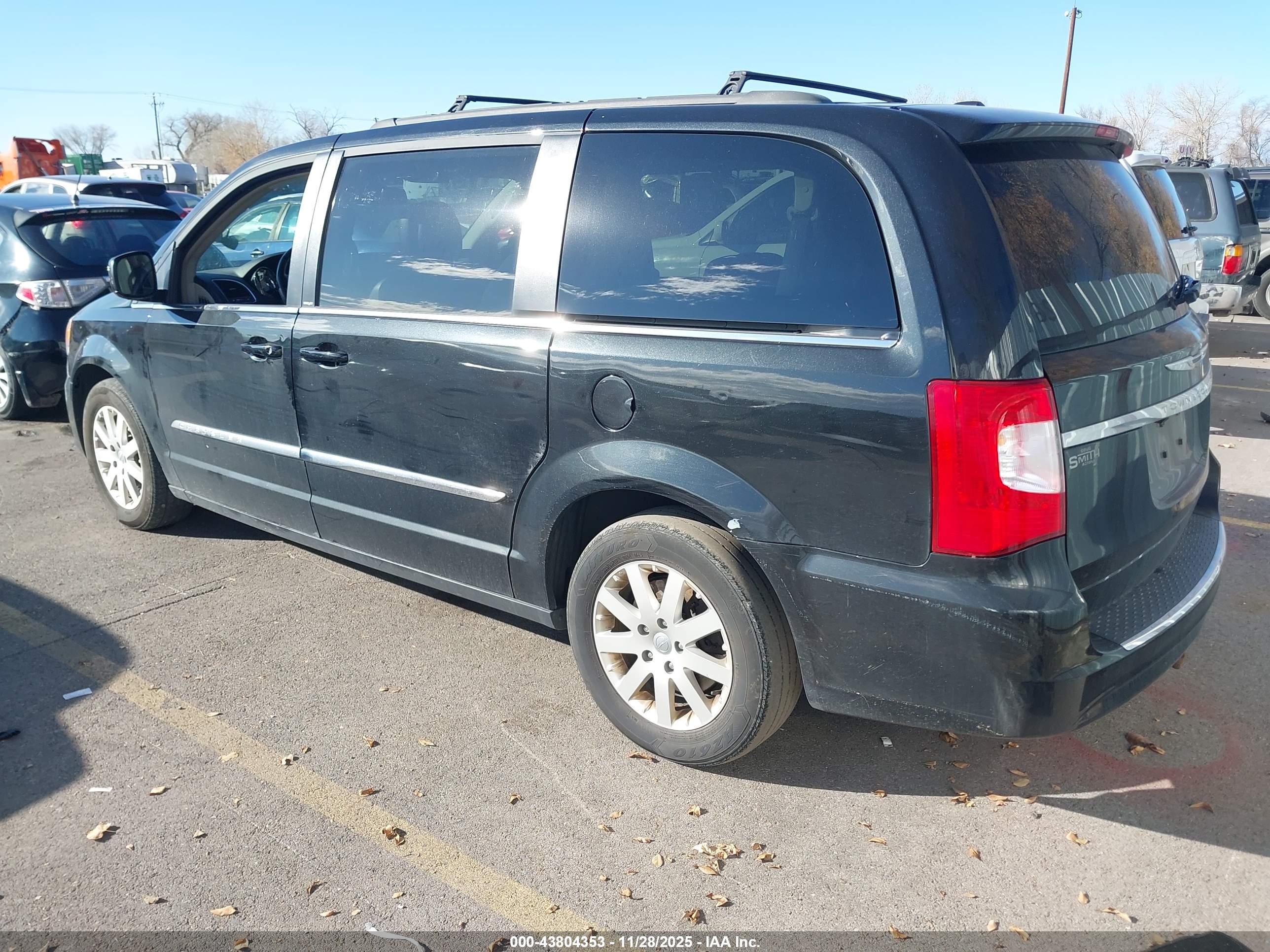 CHRYSLER TOWN image 3