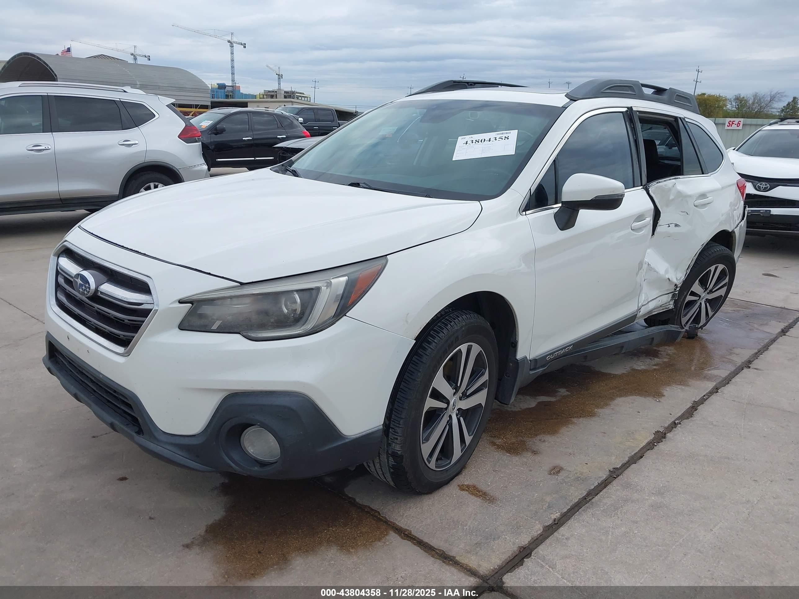 SUBARU OUTBACK image 2