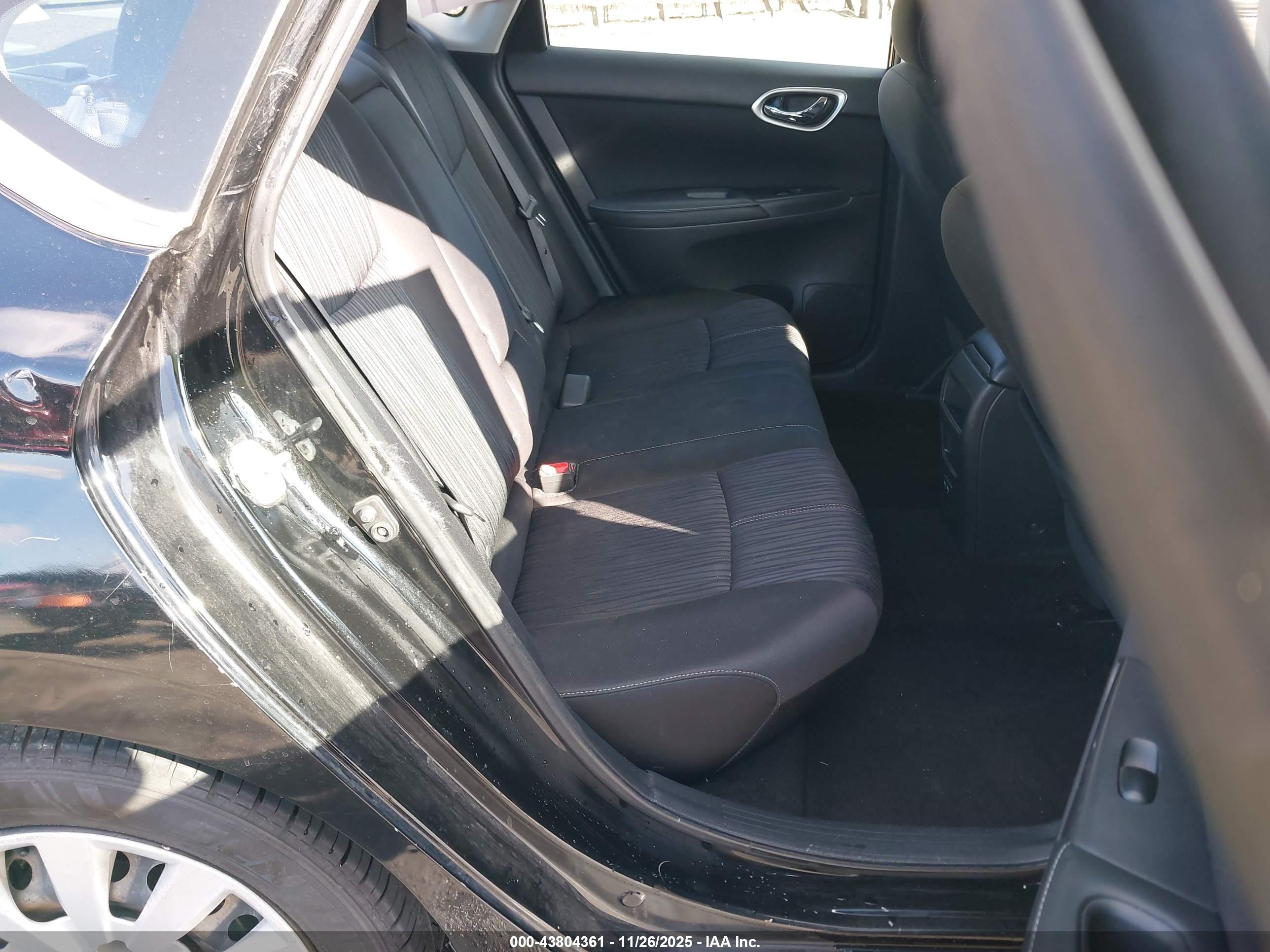 NISSAN SENTRA image 8