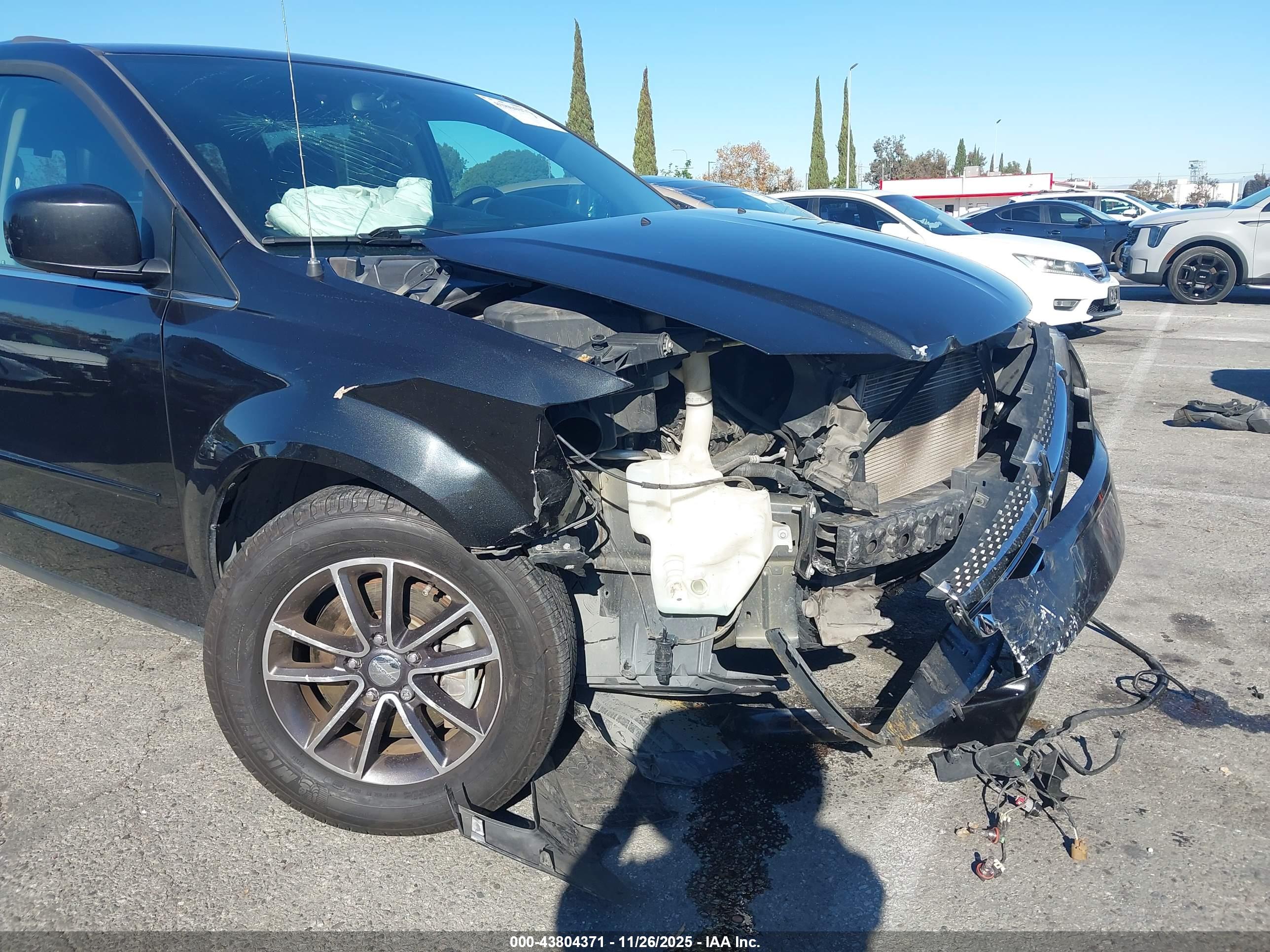 DODGE GRAND image 6