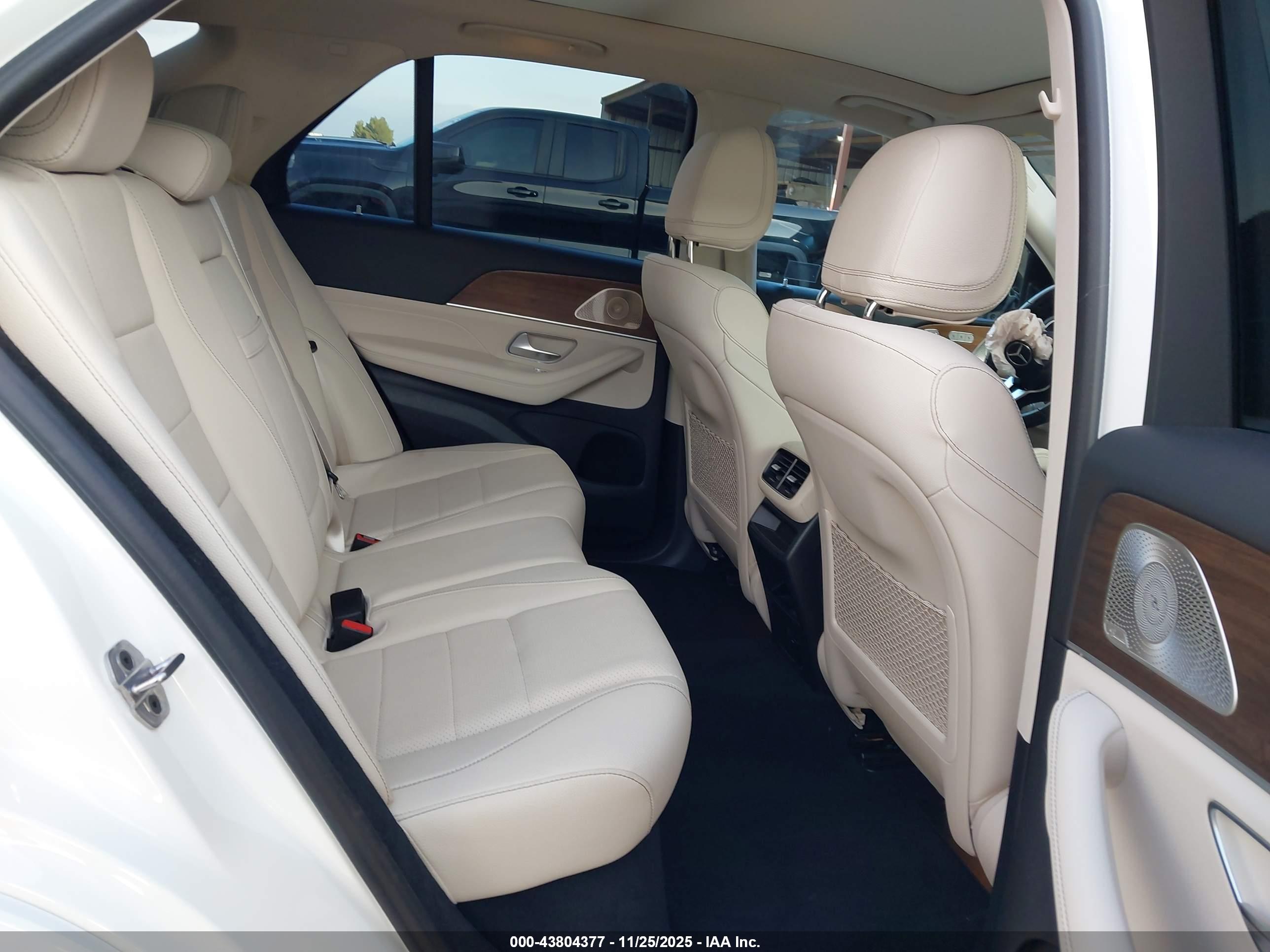 MERCEDES-BENZ GLE image 8