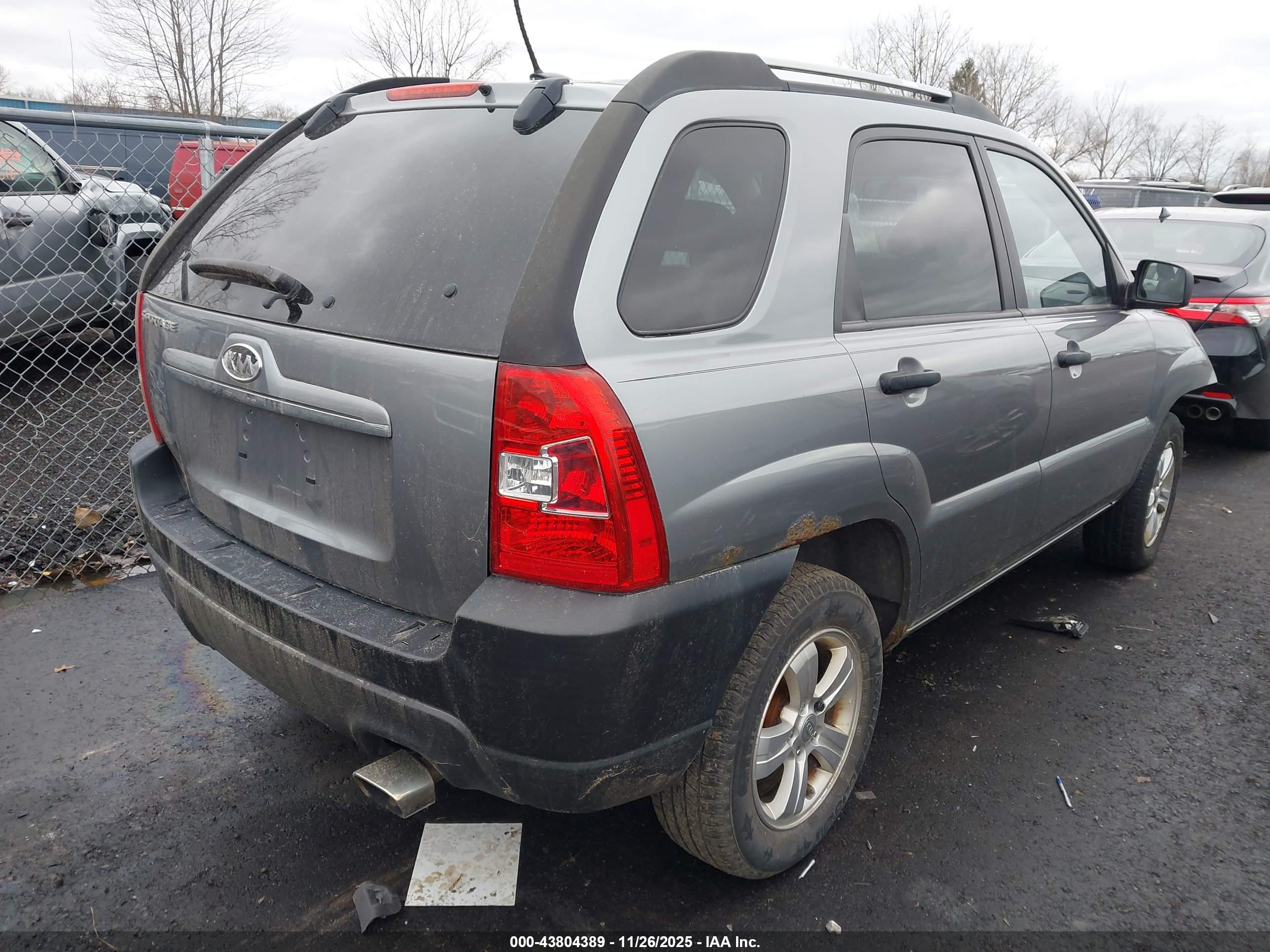 KIA SPORTAGE image 4