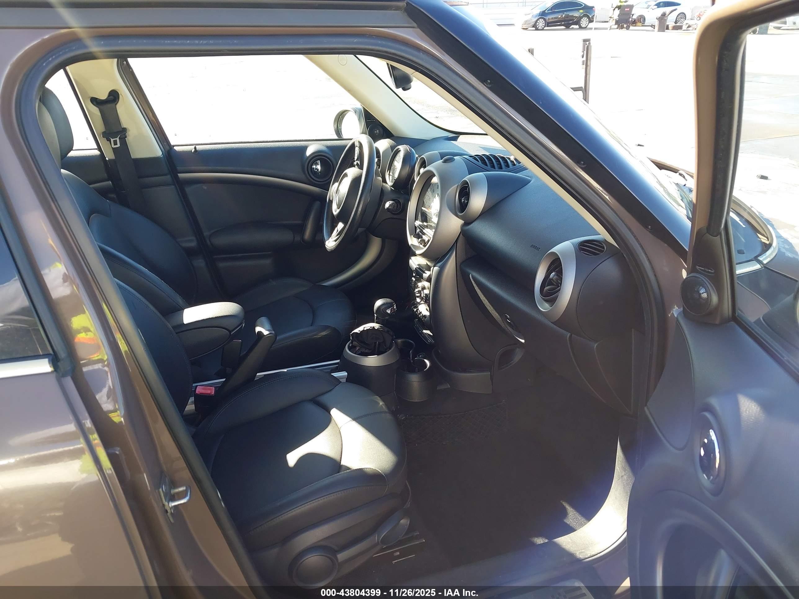 MINI COOPER image 5