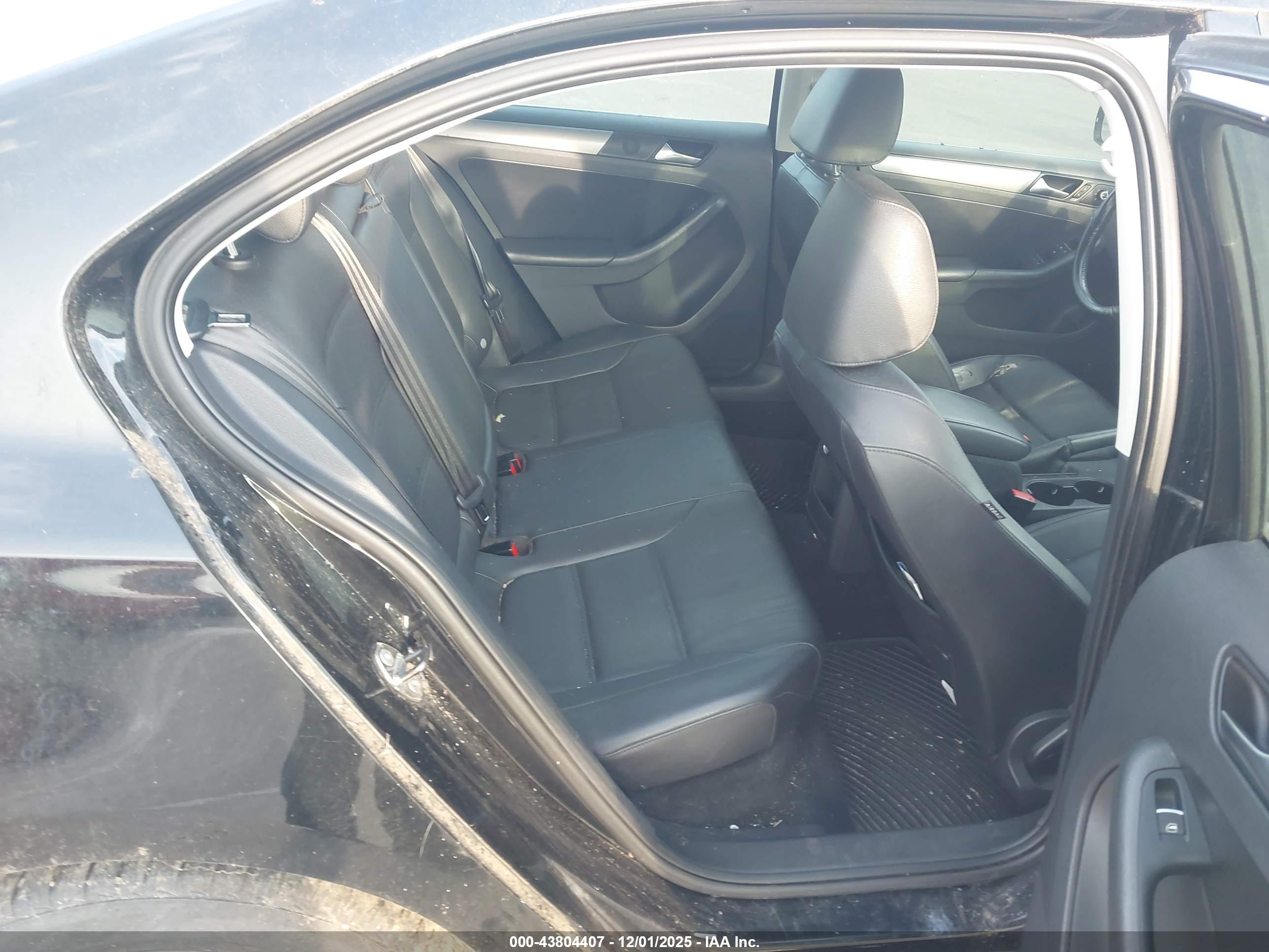 VOLKSWAGEN JETTA image 8