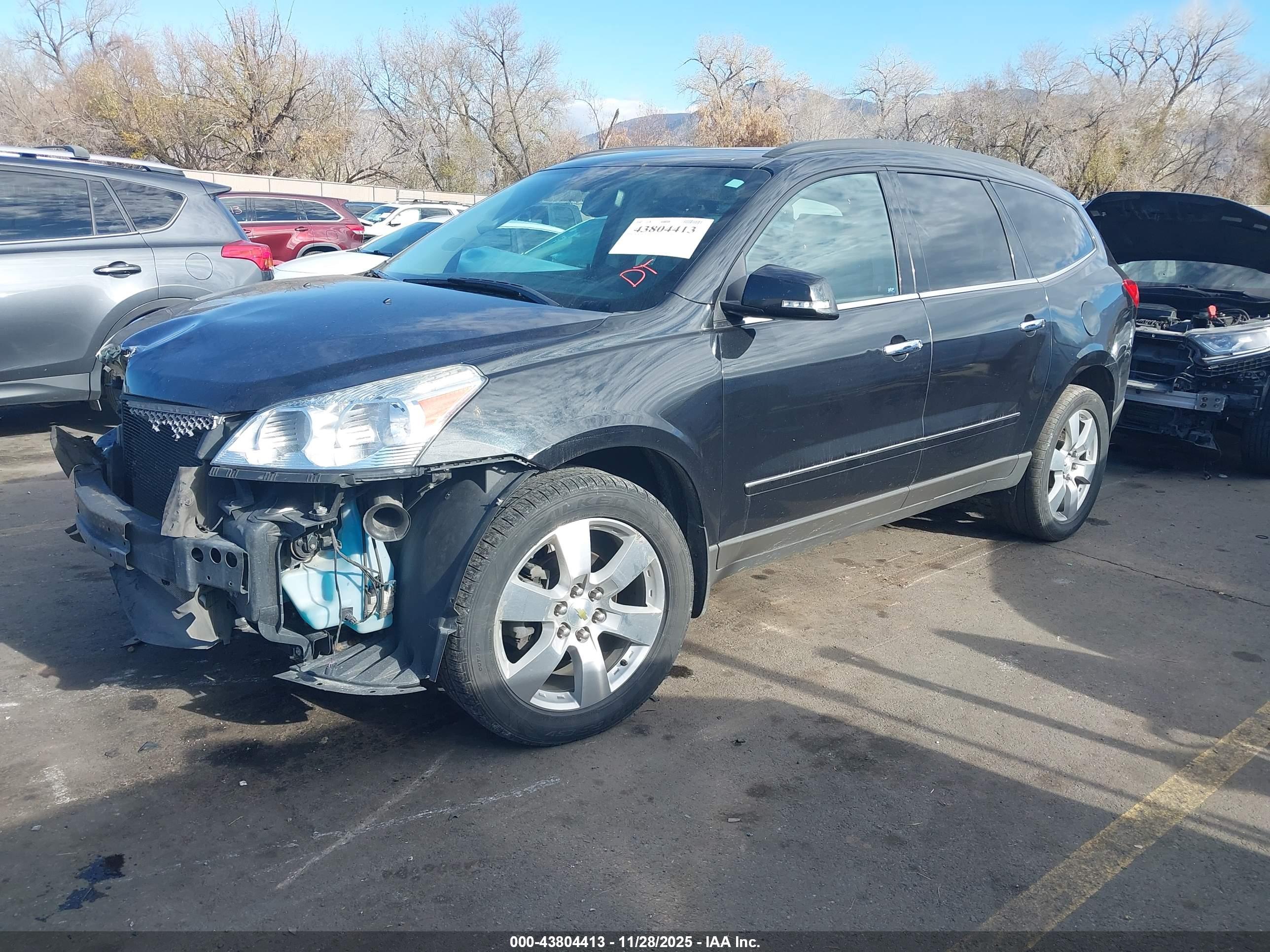 CHEVROLET TRAVERSE image 2