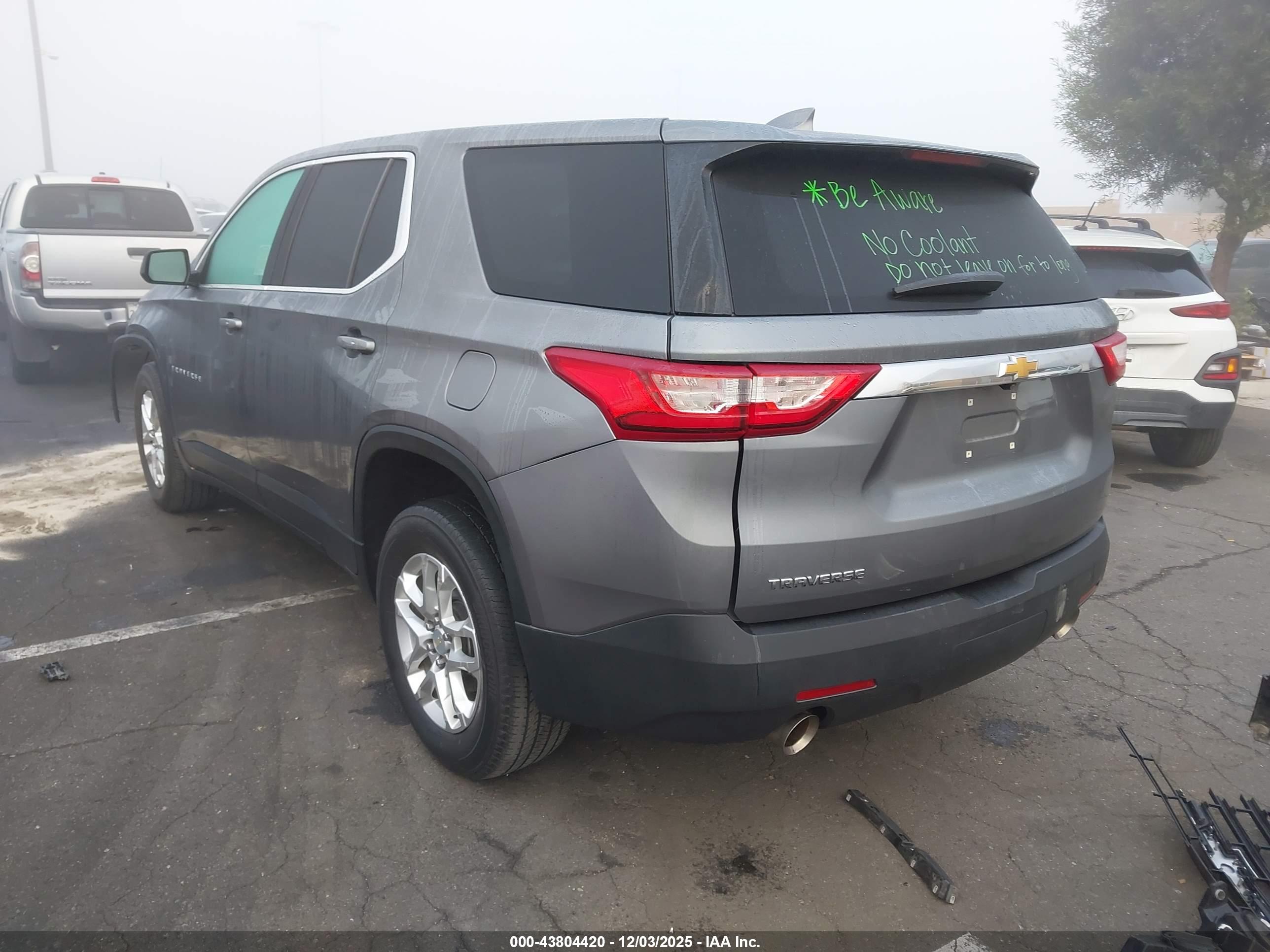 CHEVROLET TRAVERSE image 3