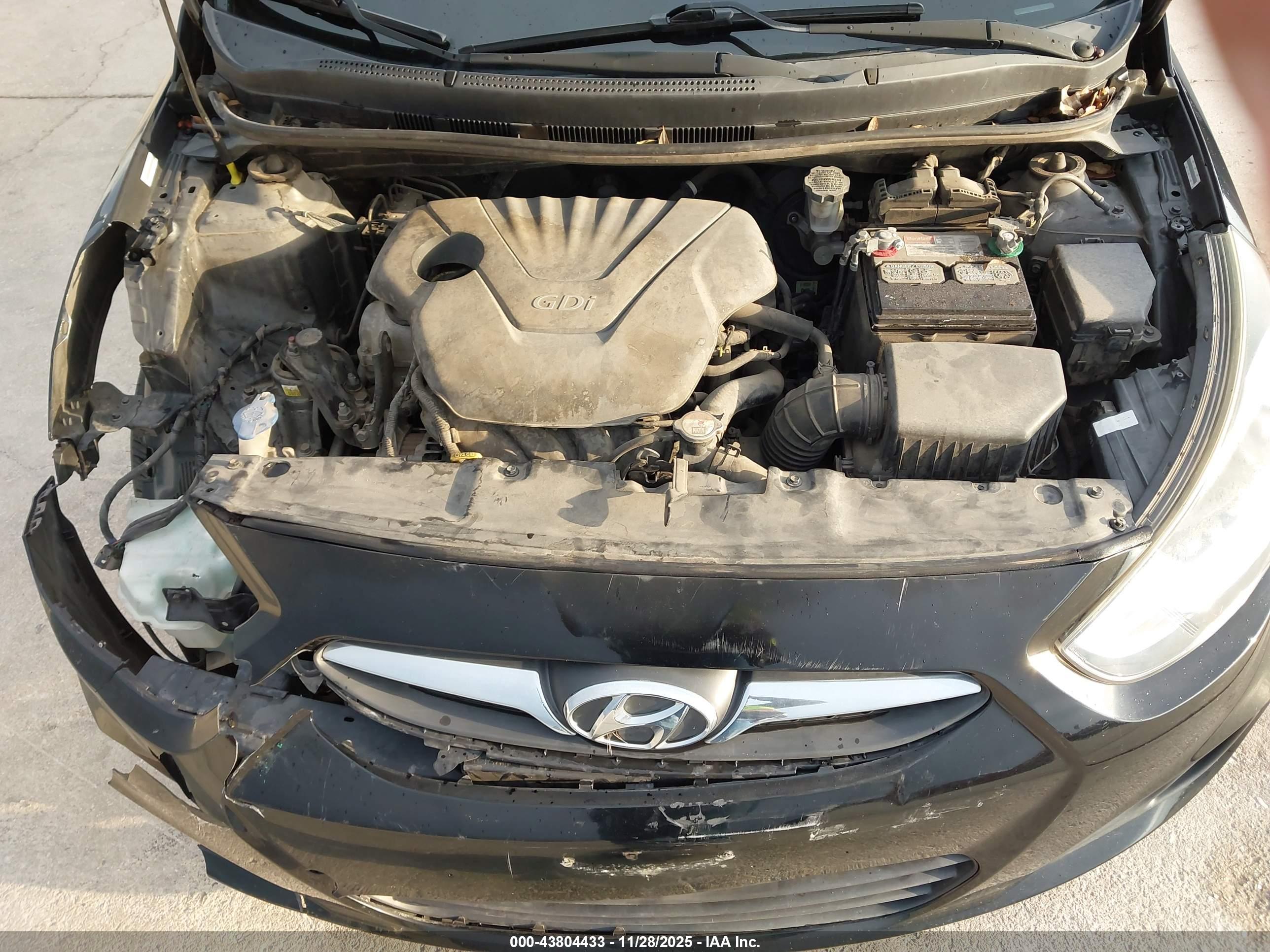 HYUNDAI ACCENT image 10