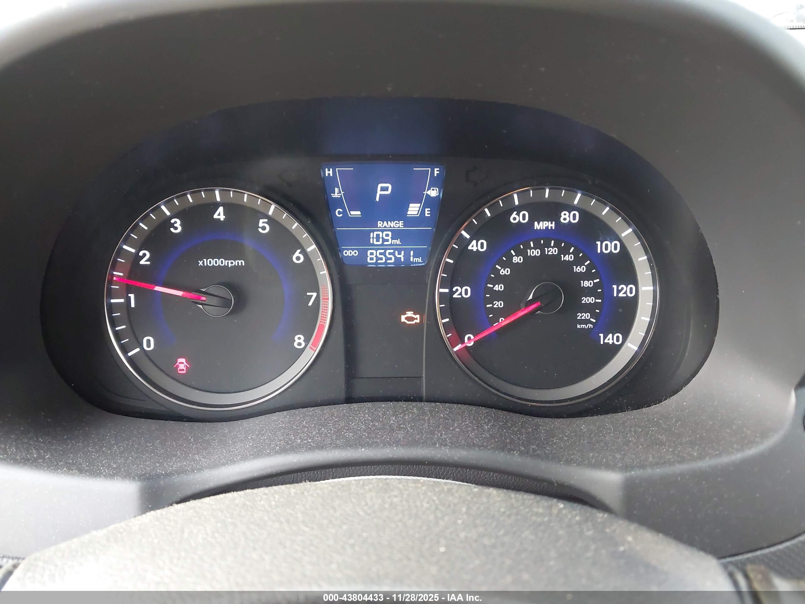HYUNDAI ACCENT image 7