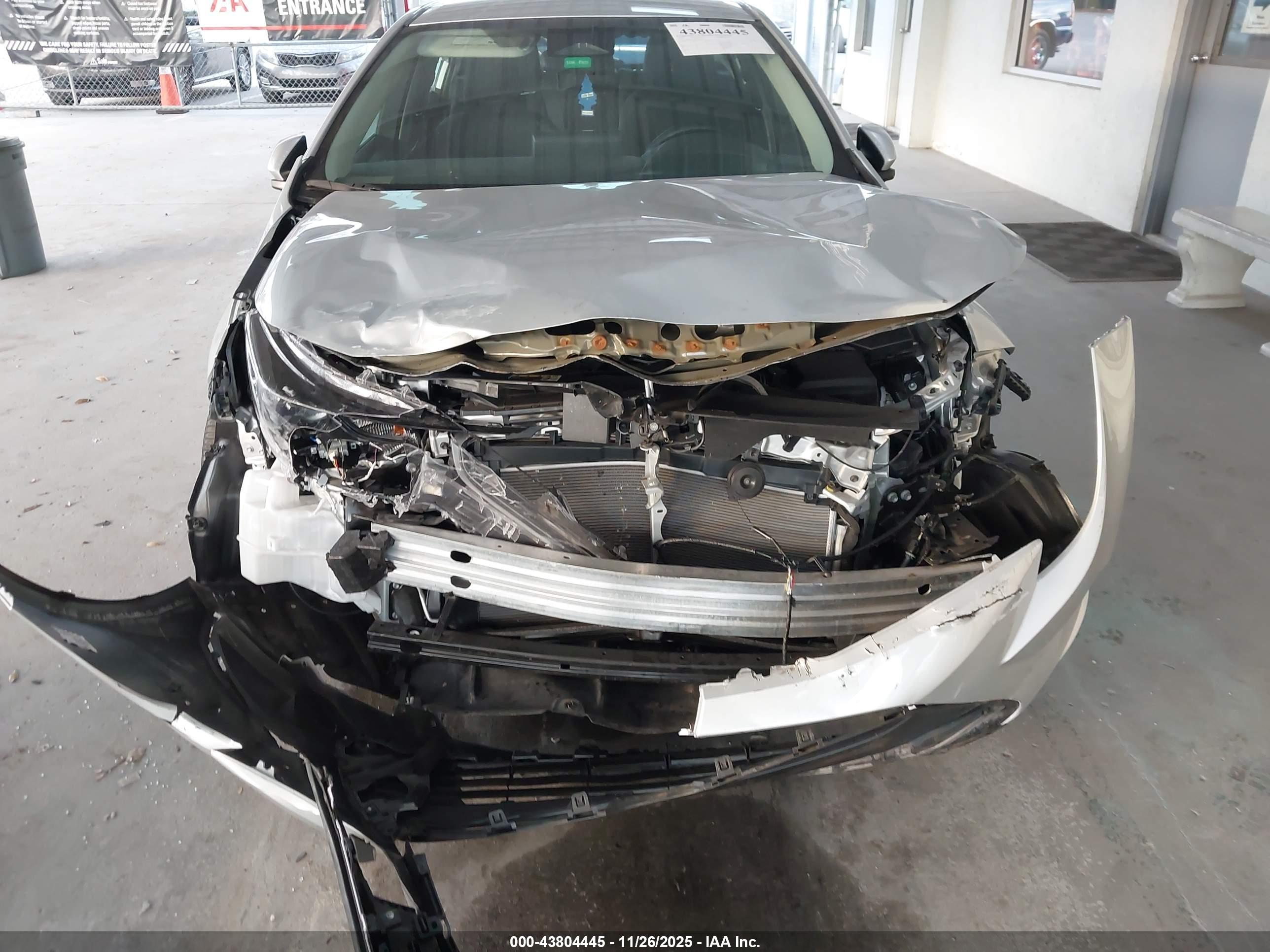 TOYOTA COROLLA image 6