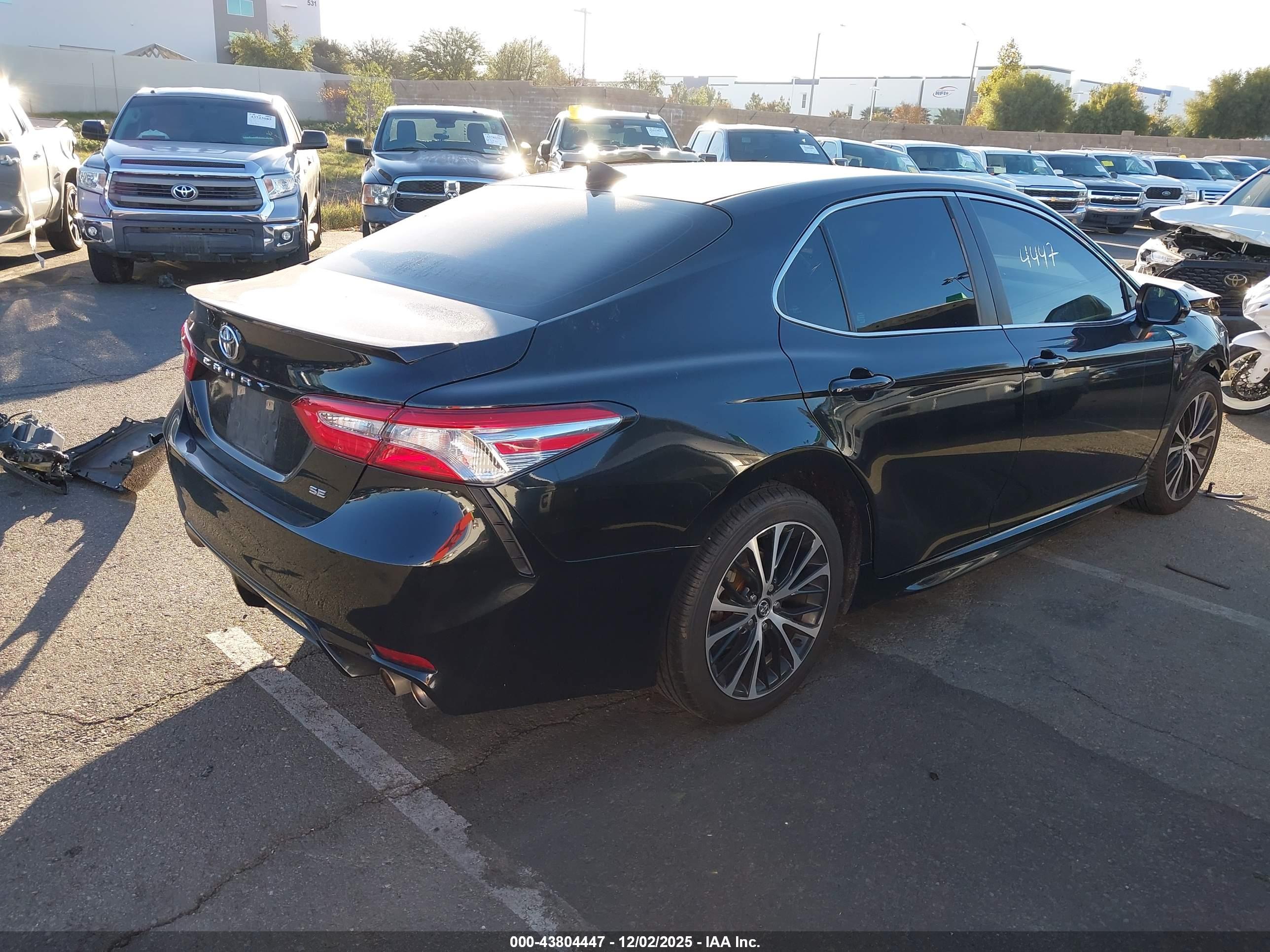 TOYOTA CAMRY image 4