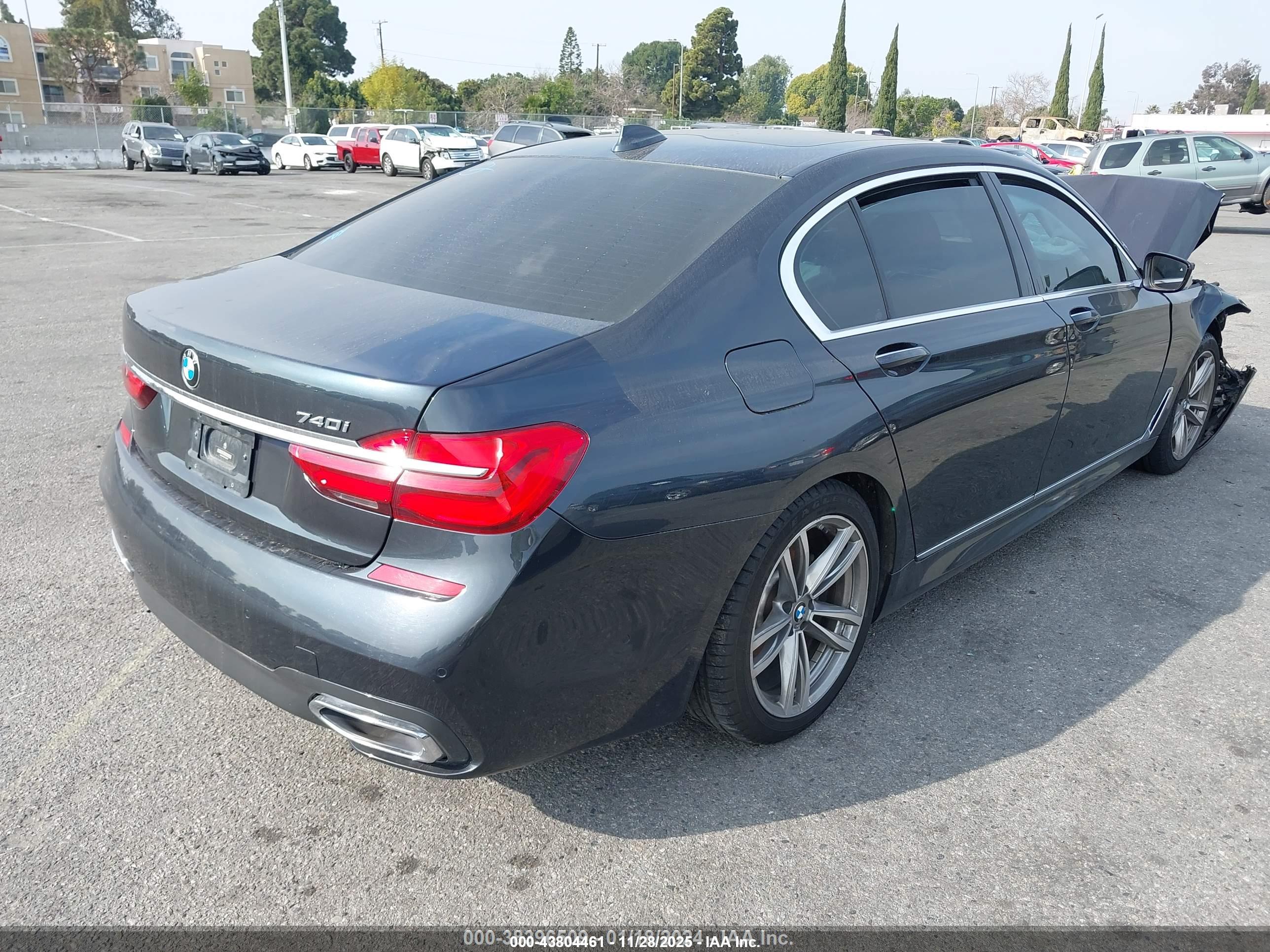 BMW 740I image 4