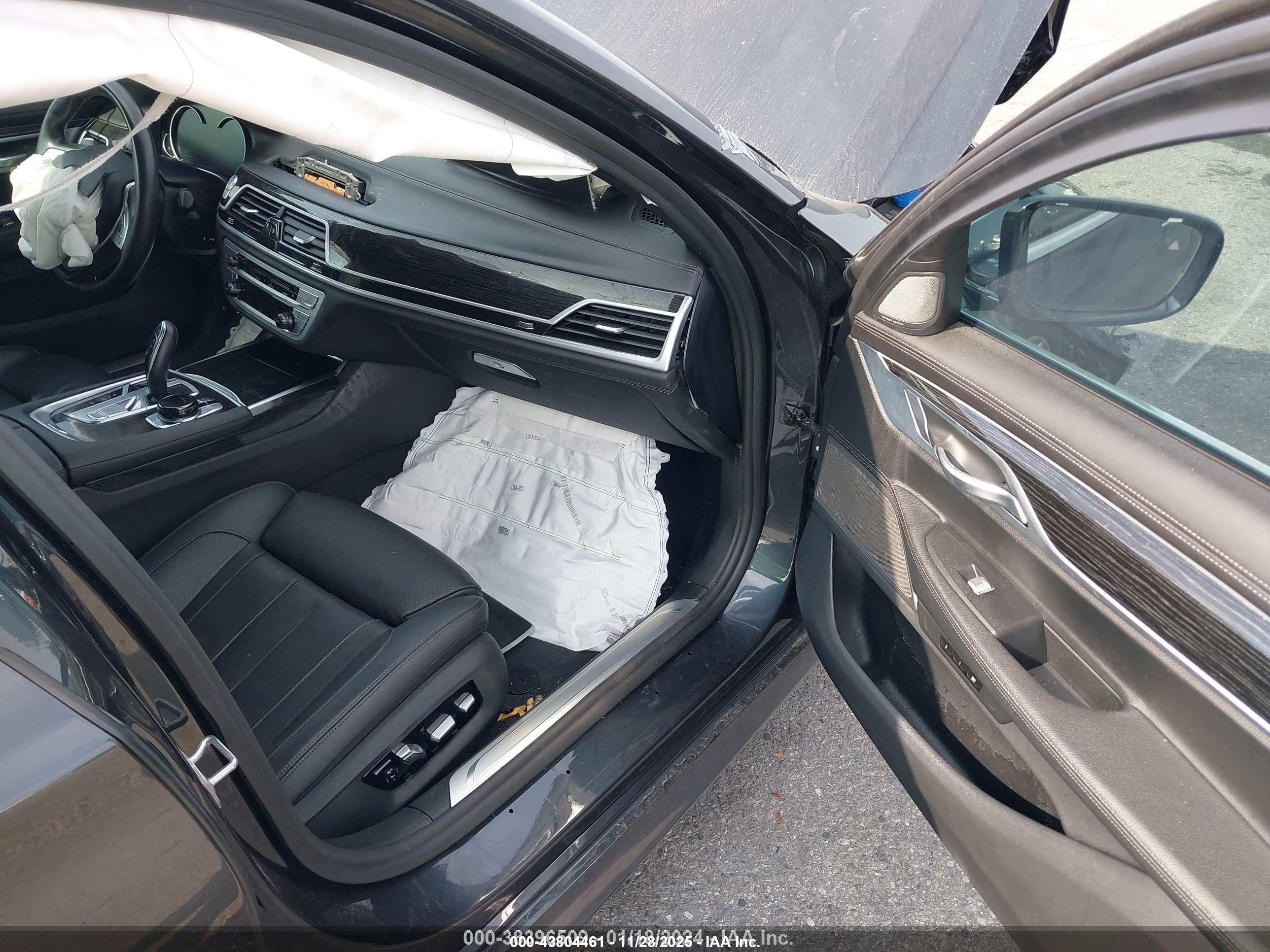 BMW 740I image 5
