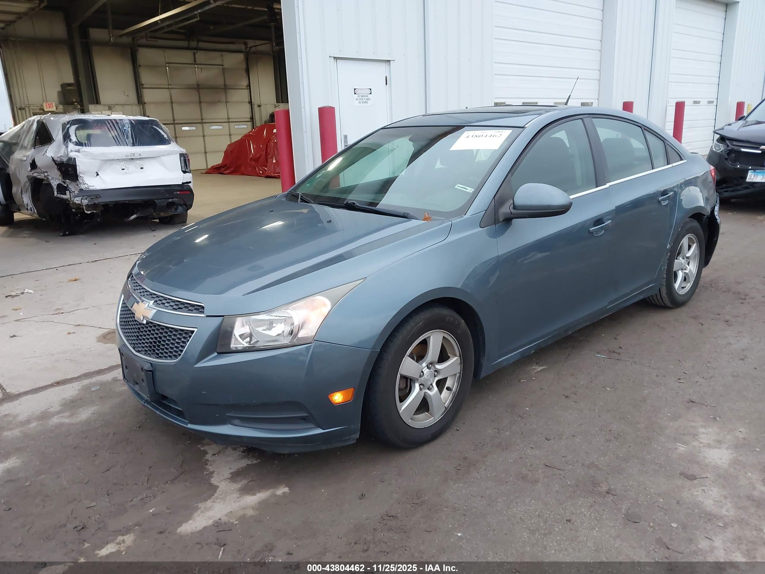 CHEVROLET CRUZE image 2