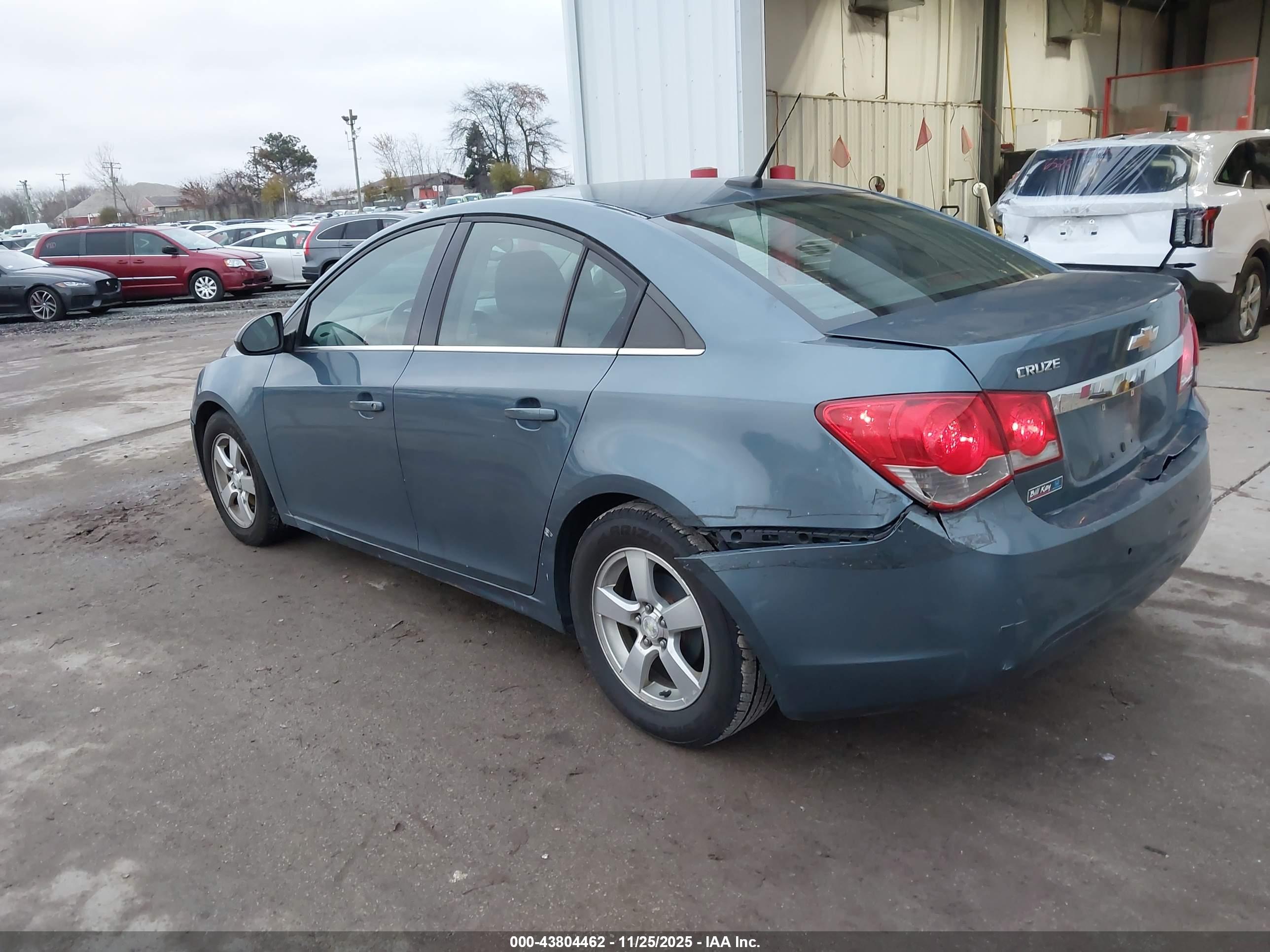 CHEVROLET CRUZE image 3