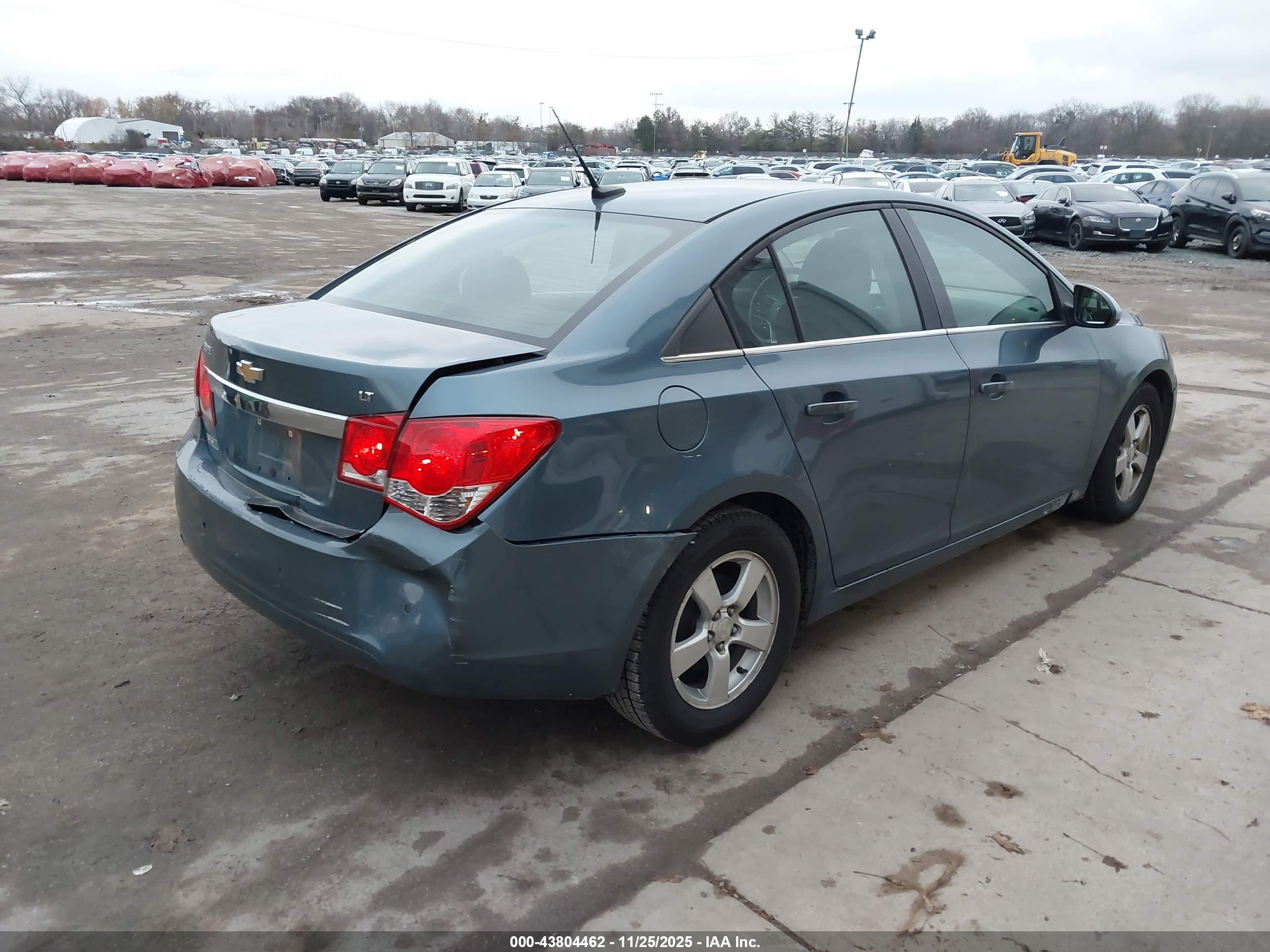 CHEVROLET CRUZE image 4