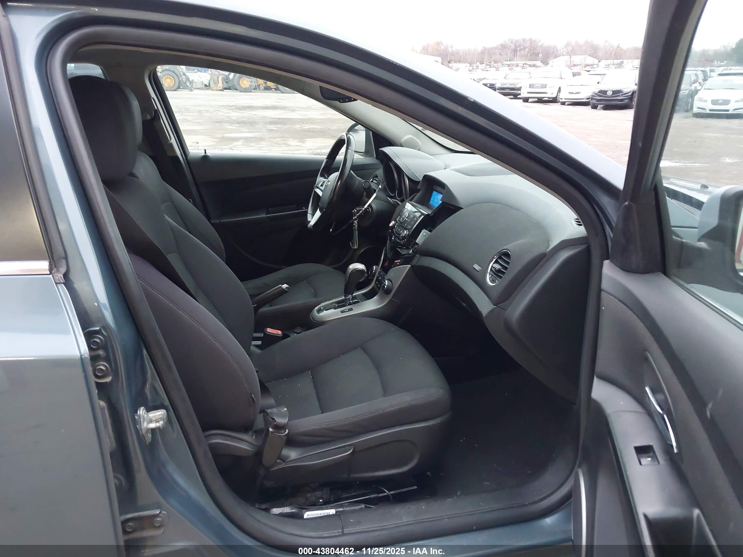 CHEVROLET CRUZE image 5