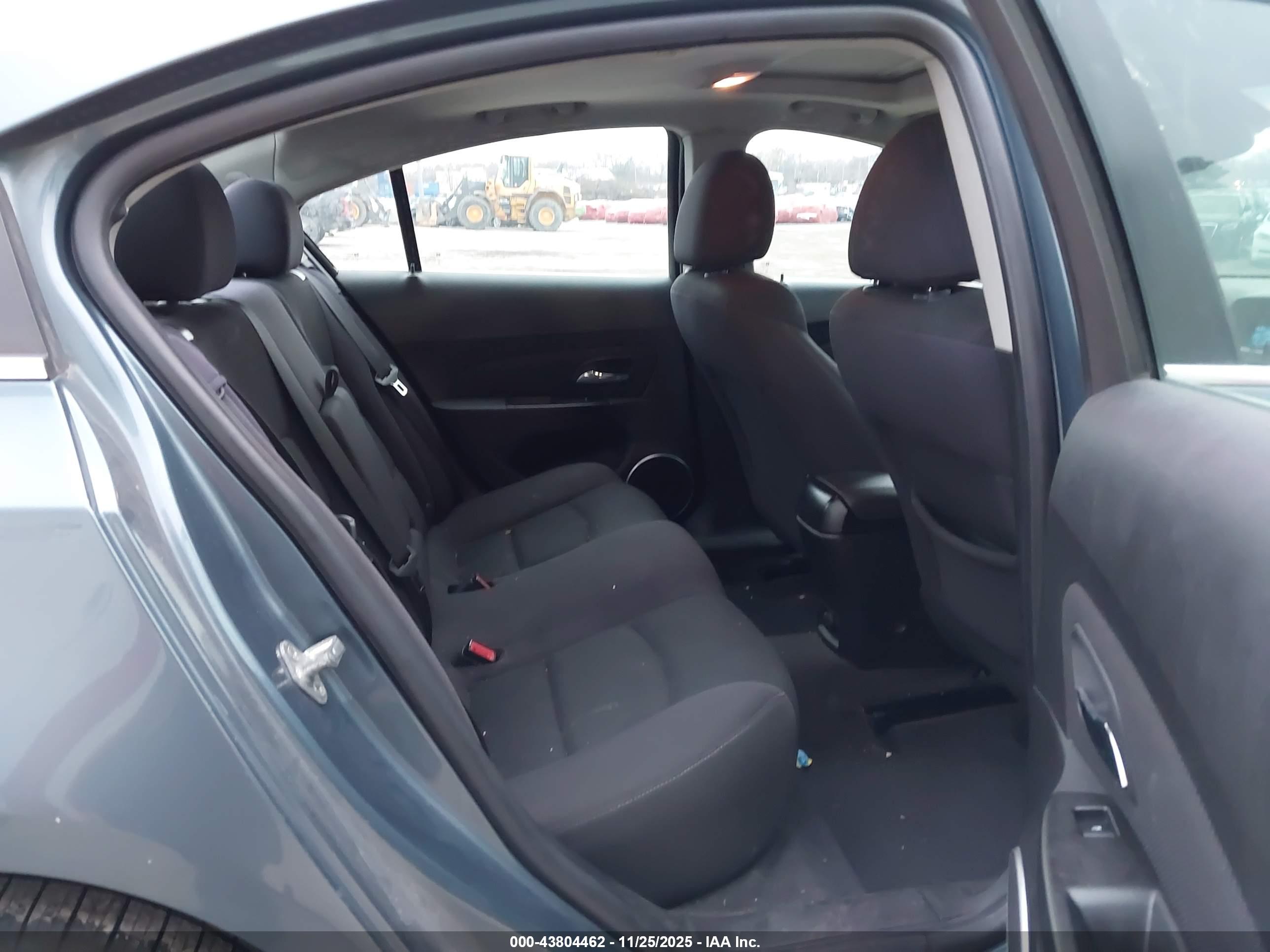 CHEVROLET CRUZE image 8