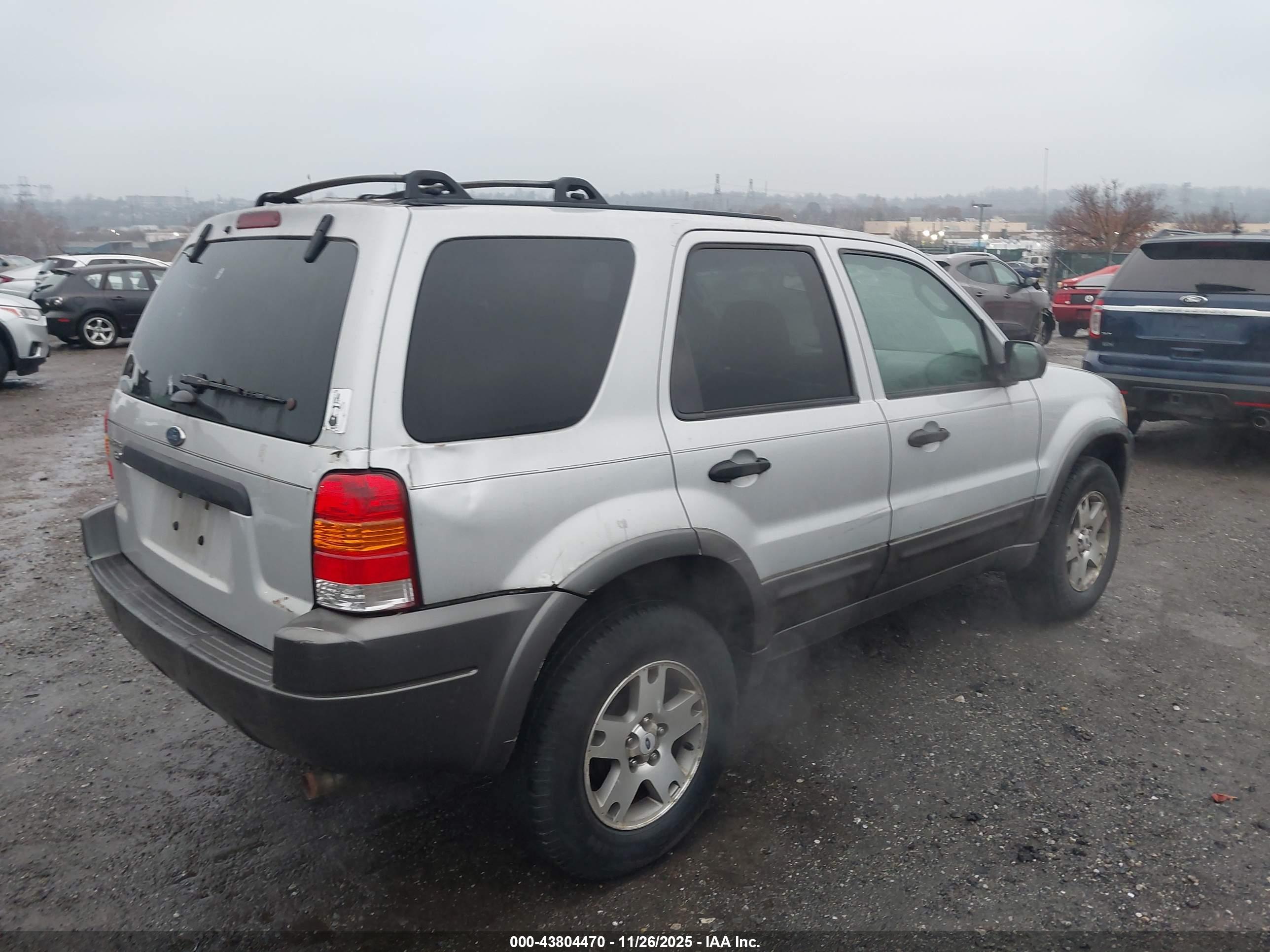 FORD ESCAPE image 4