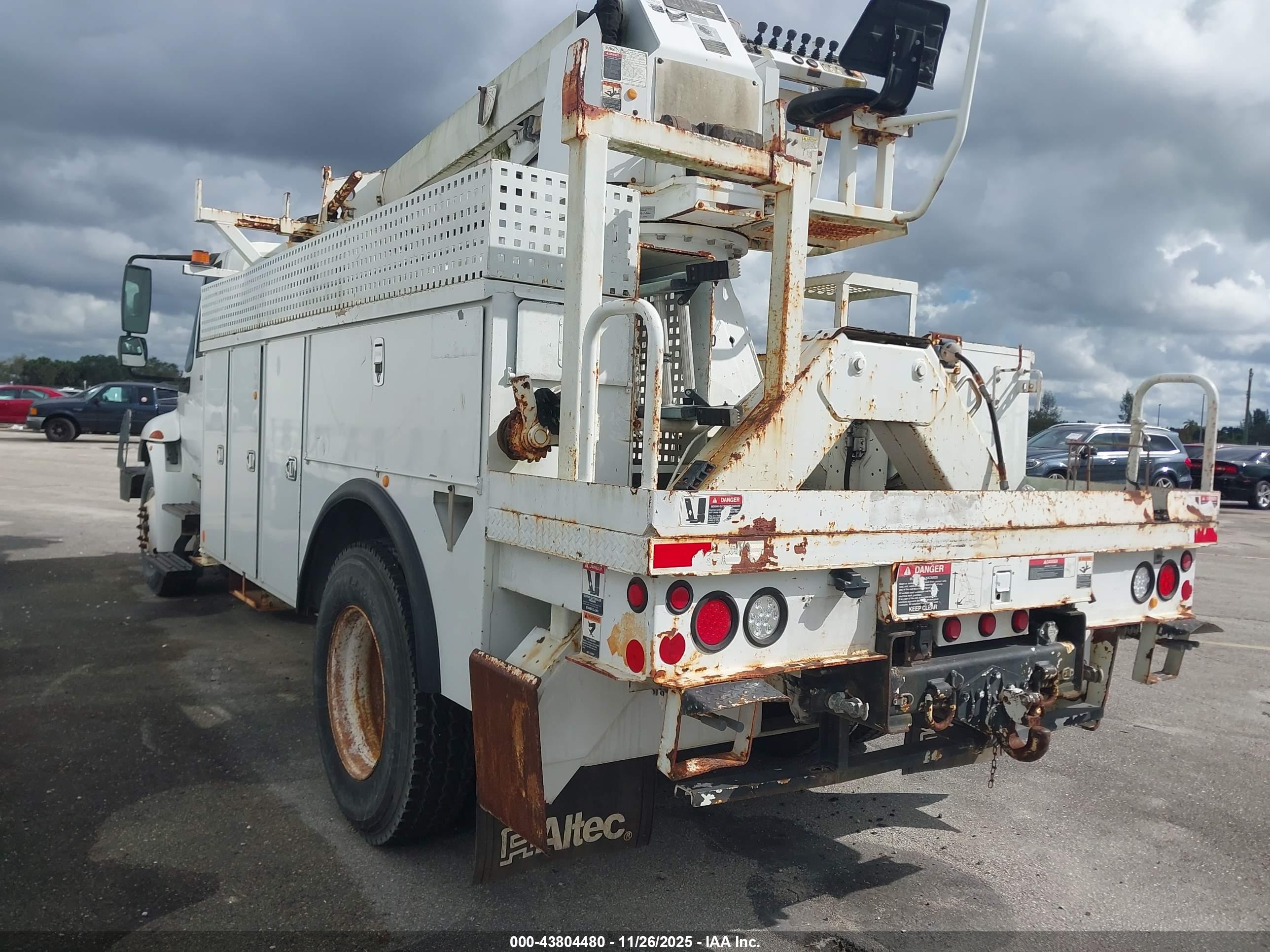 INTERNATIONAL 4000 image 3