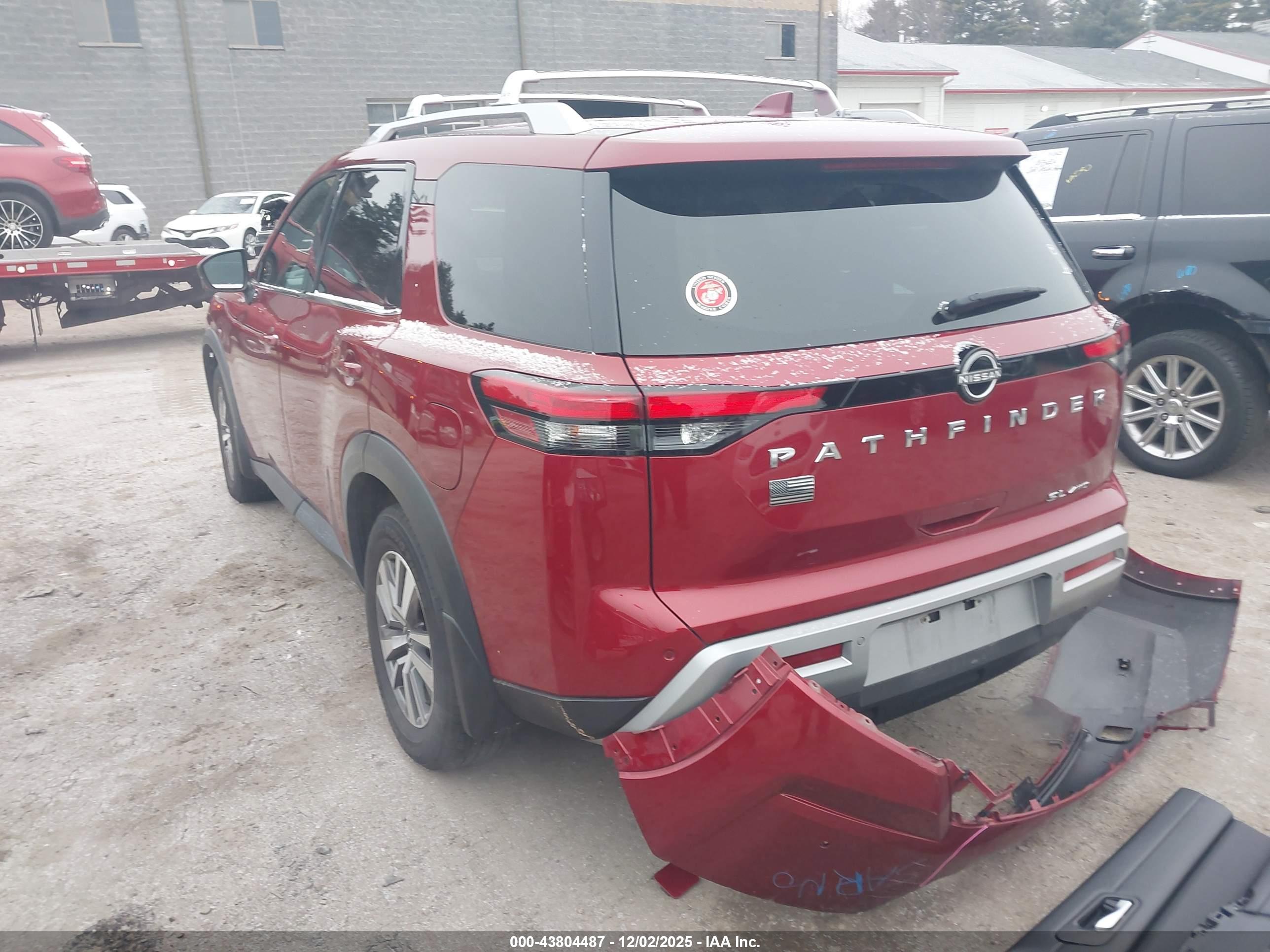 NISSAN PATHFINDER image 3