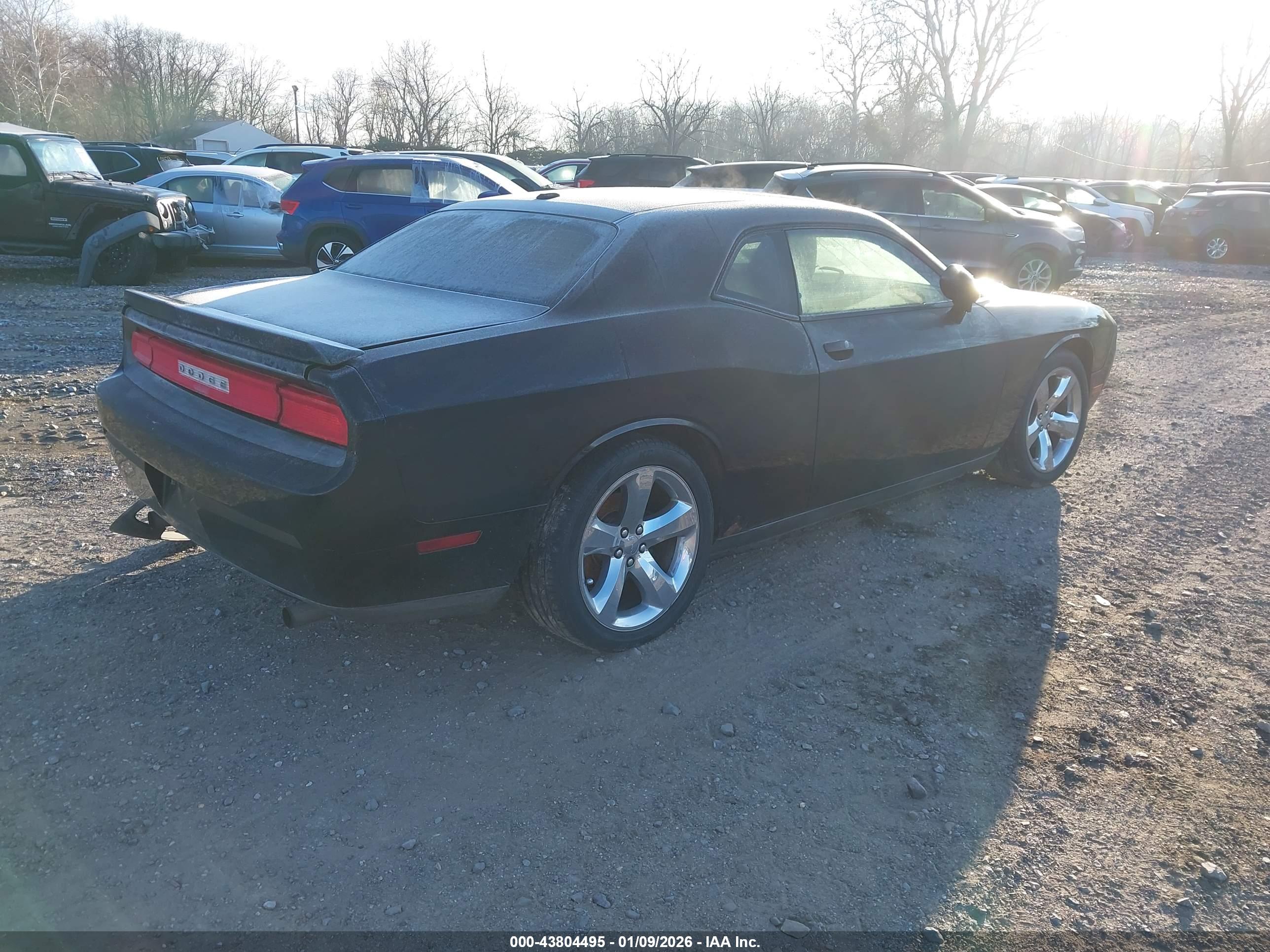 DODGE CHALLENGER image 4