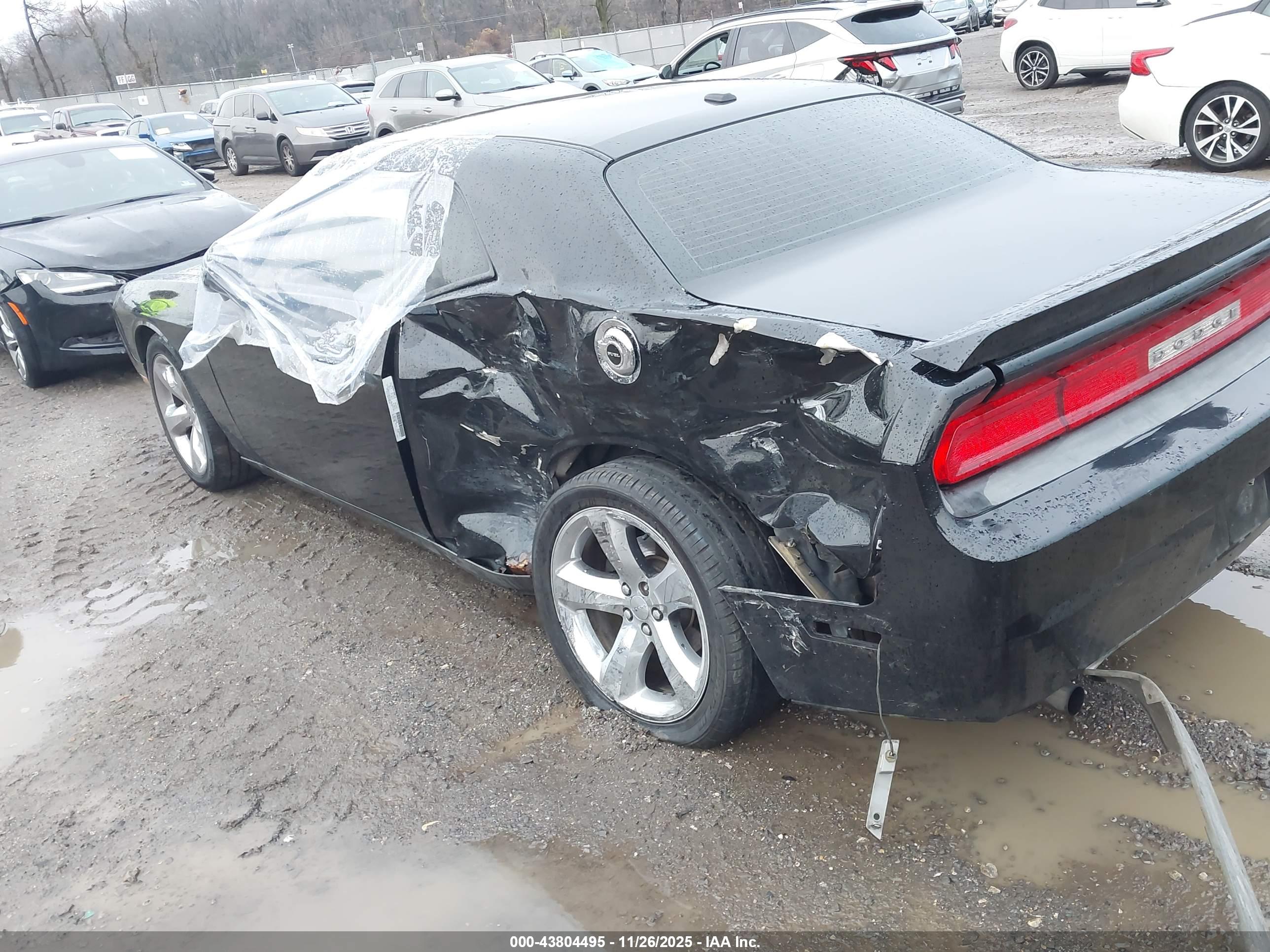 DODGE CHALLENGER image 6