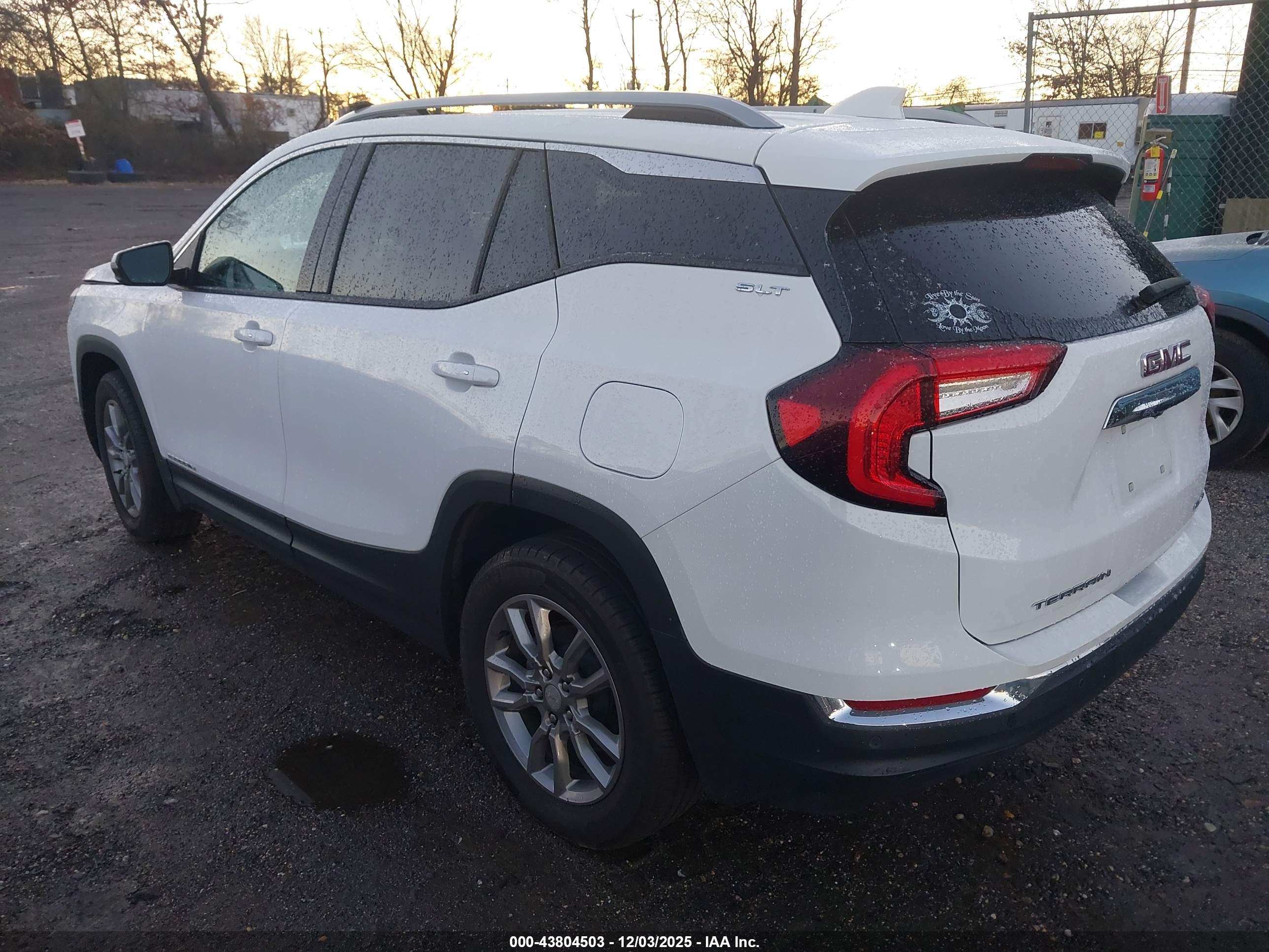 GMC TERRAIN image 3