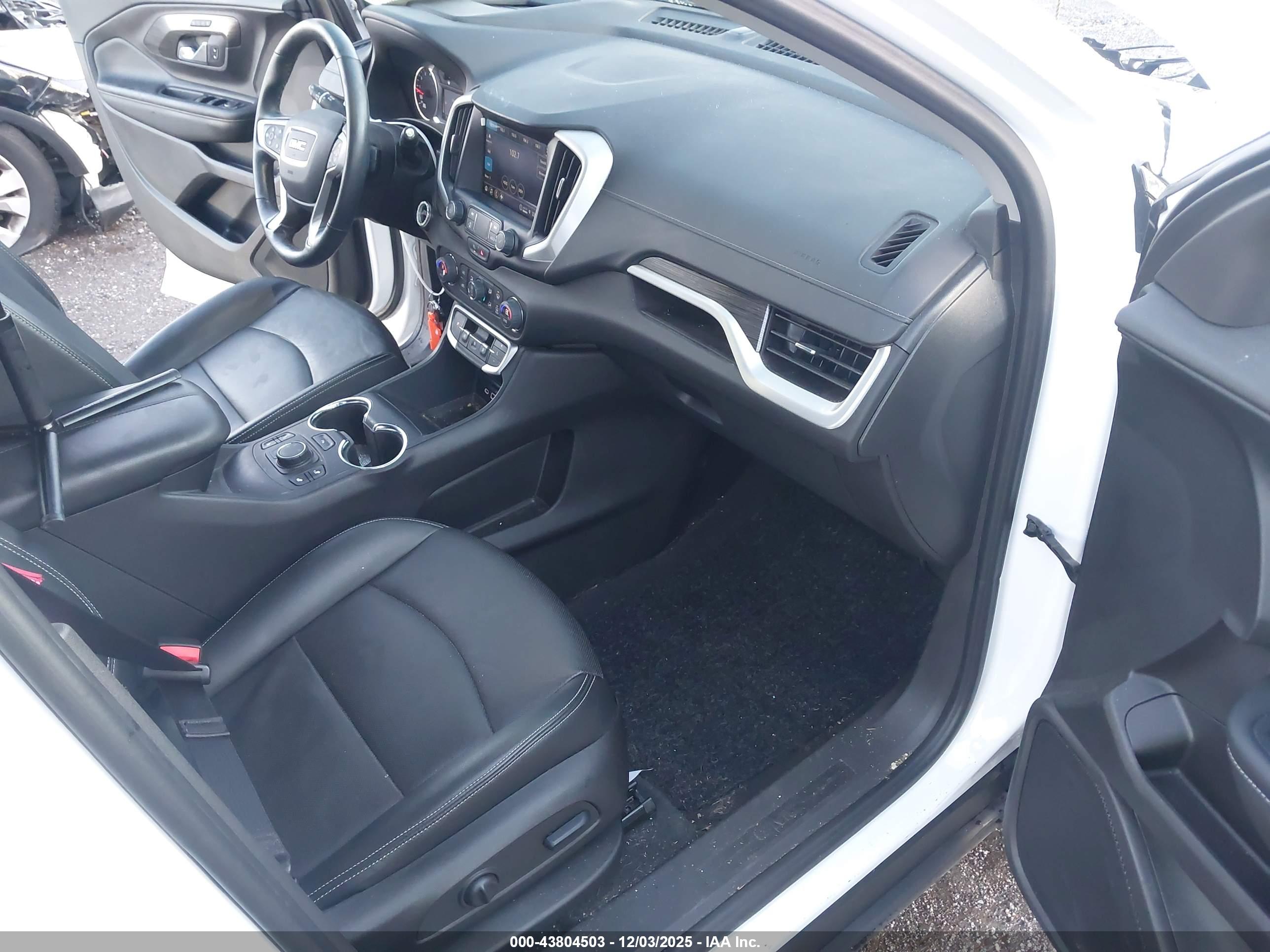 GMC TERRAIN image 5